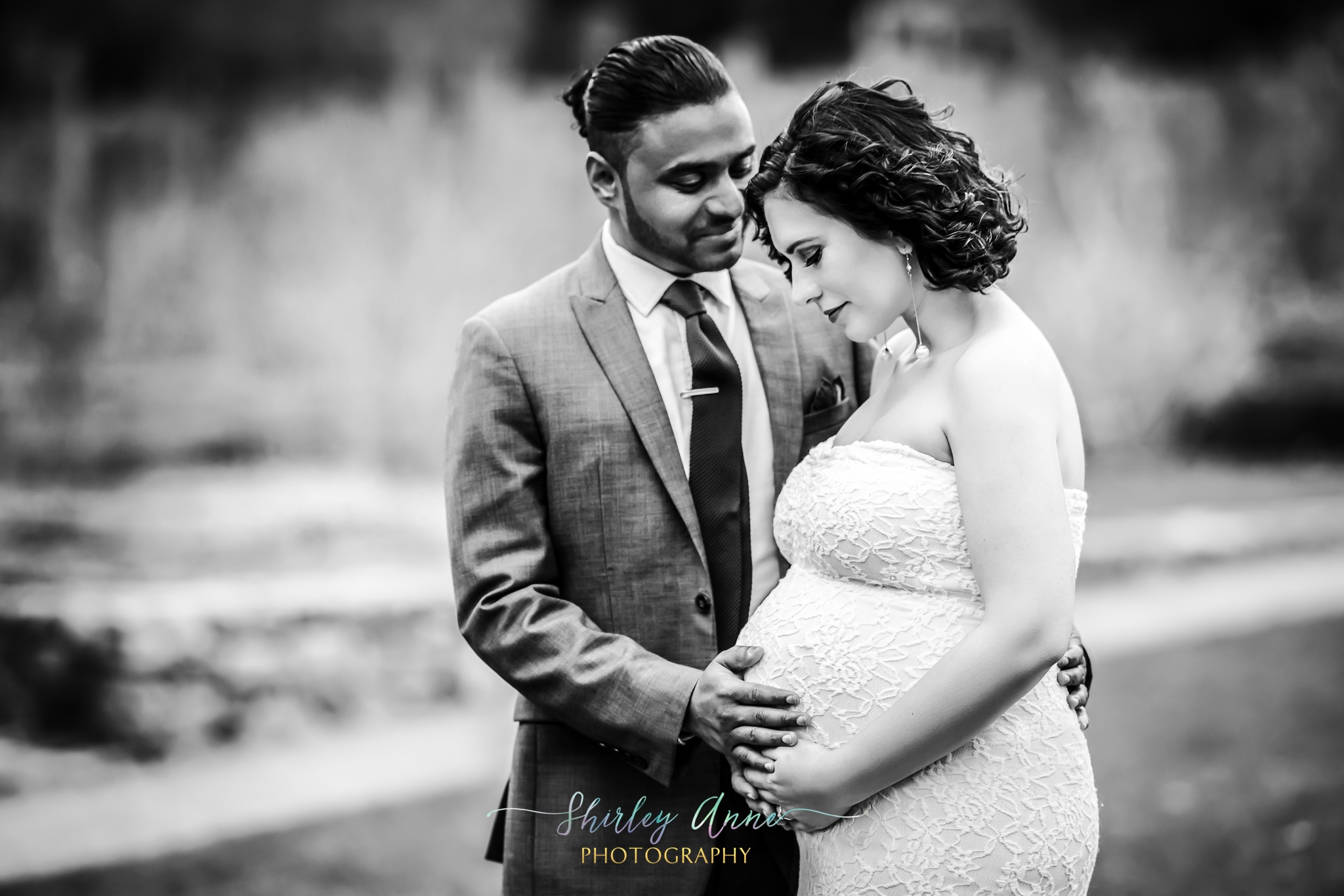 bi-racial couple pregnant mom maternity