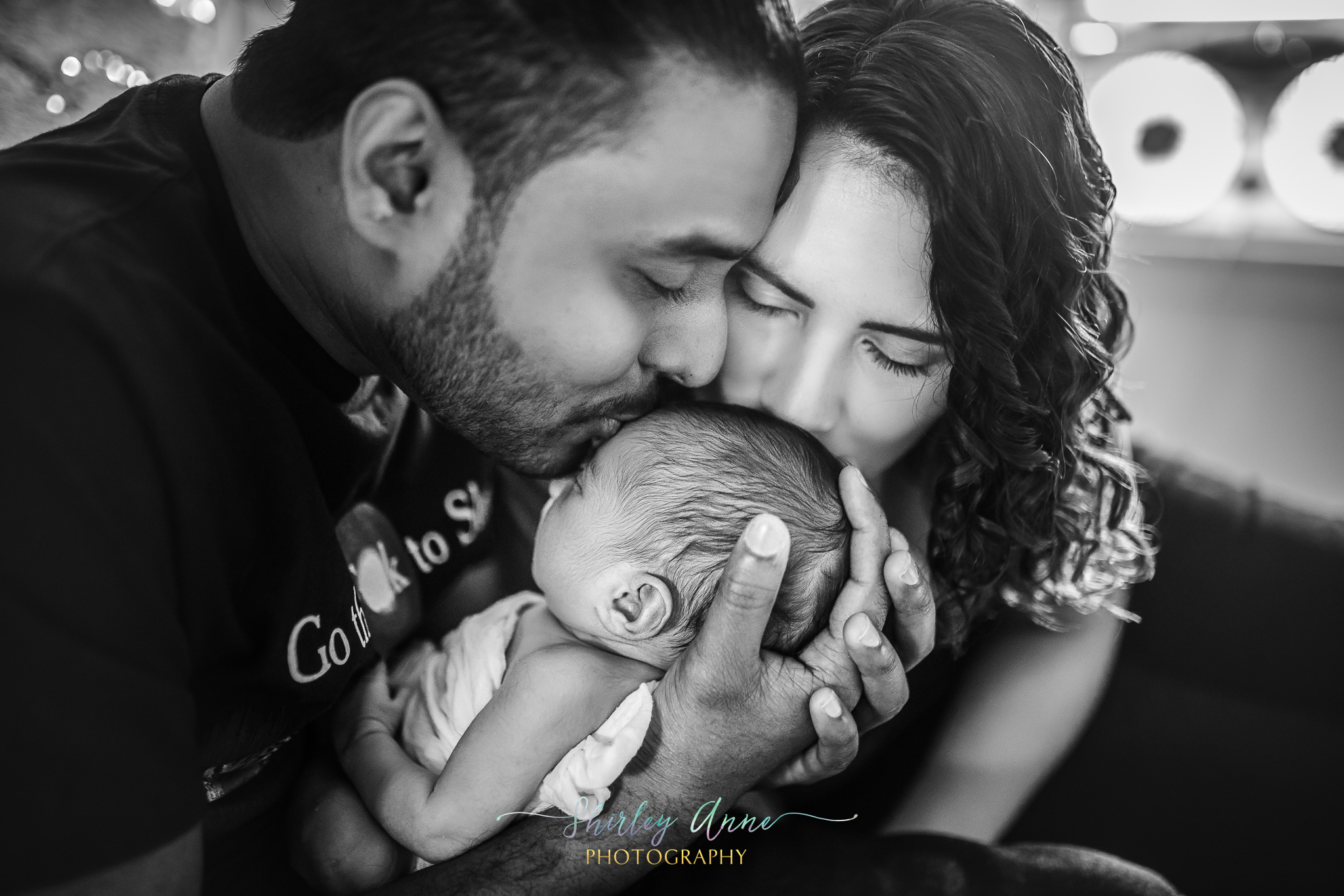 newborn home session with parents