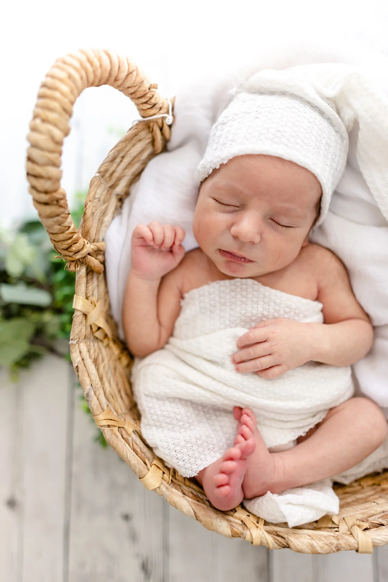 Lifestyle Newborn Session or Posed?