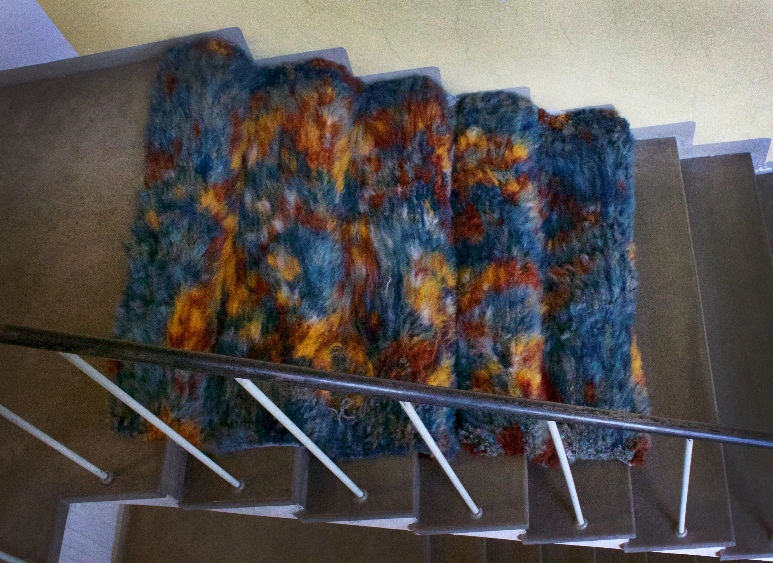 Broken flowers rug (2017, hand-tufted, 200cm x 135cm). Photo by Hanna-Kaisa Korolainen, 2017.