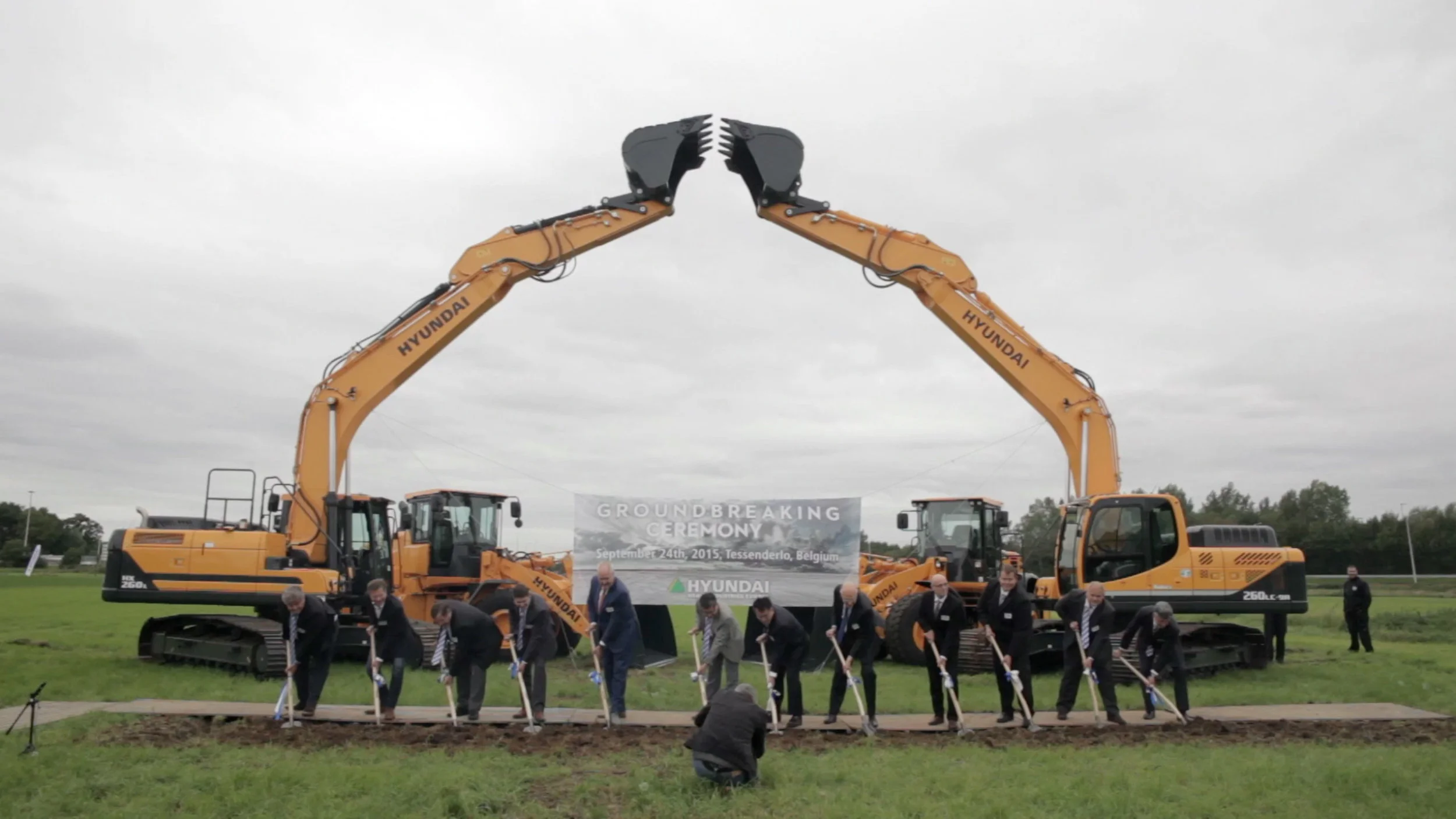 HUD-GROUNDBREAKING-4.jpg