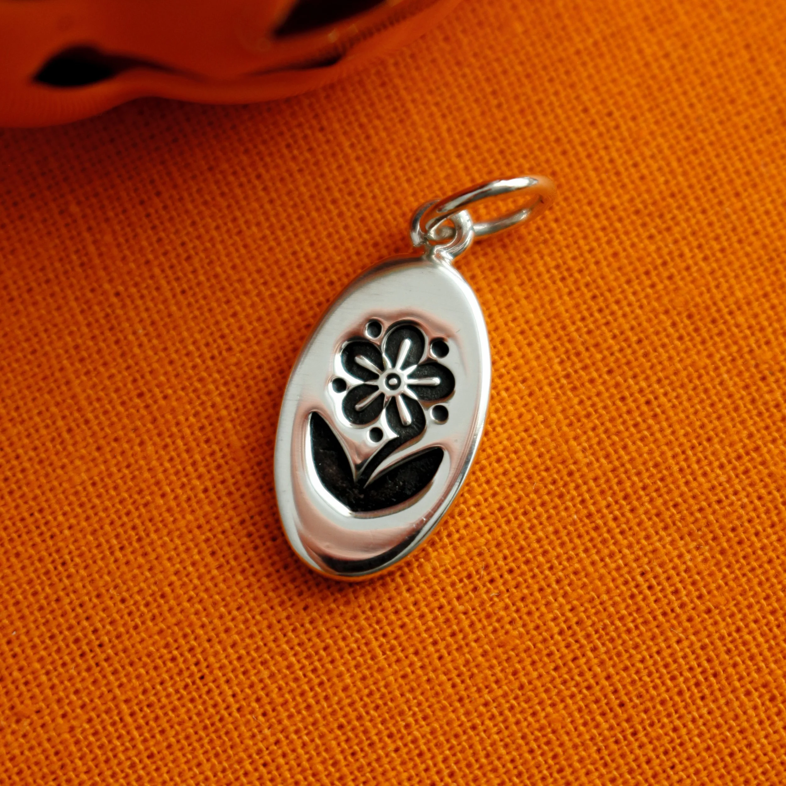 Forget me not oval charm