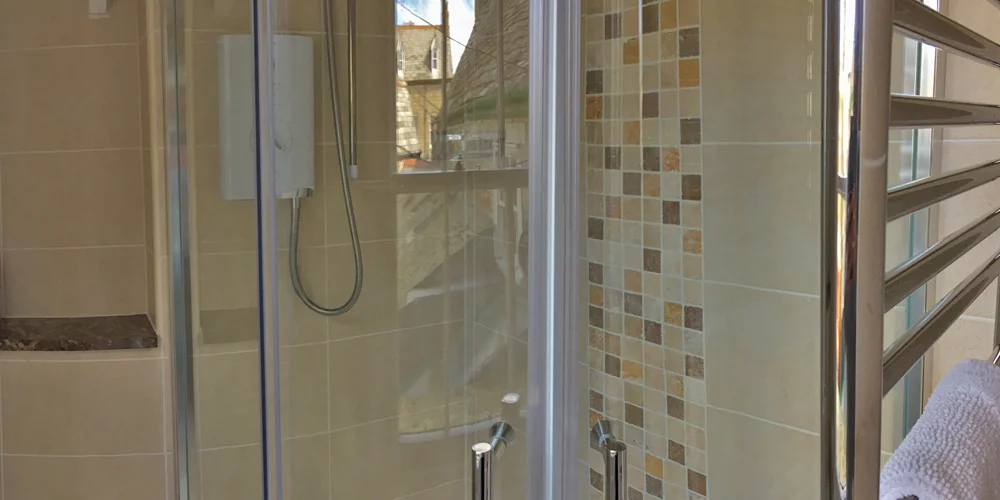 sea_holly_bathroom.jpg