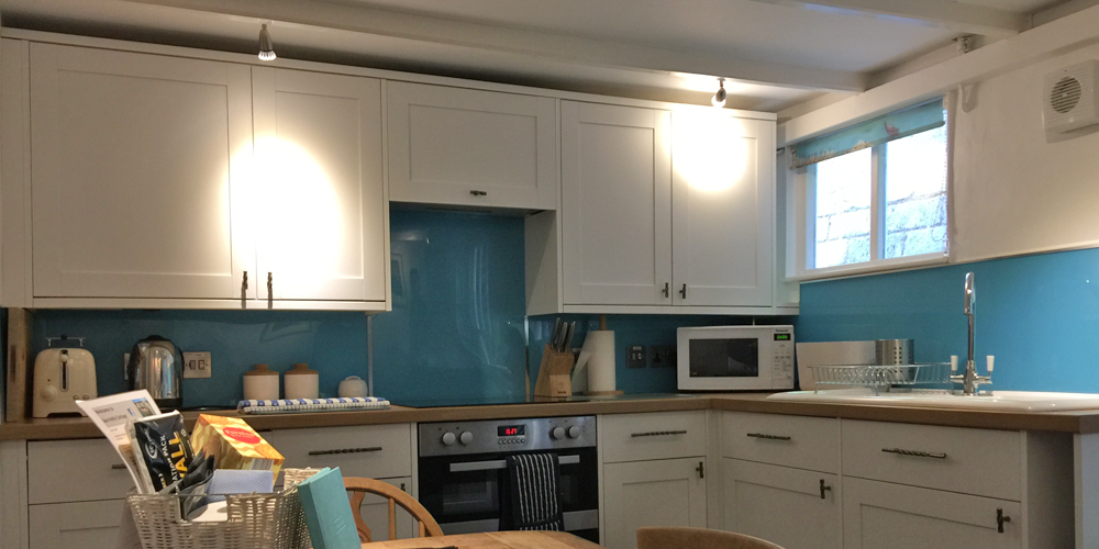 sea_holly_kitchen_lower_image.png