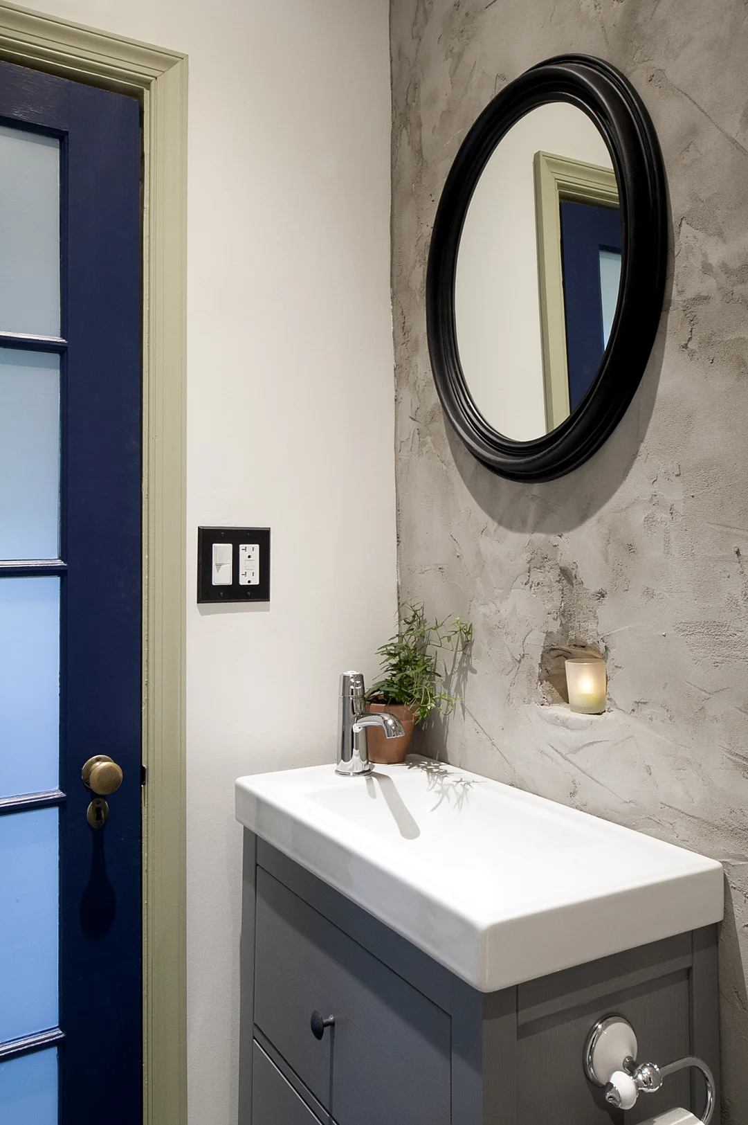 airy.kitchen_bath.vanity.jpg