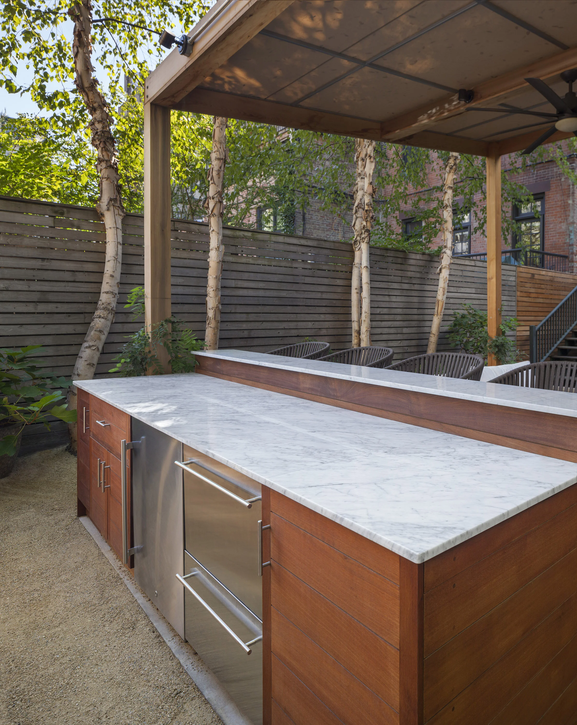 outdoor barbecue kitchen on Luxury Outdoor Kitchens Airy Kitchens