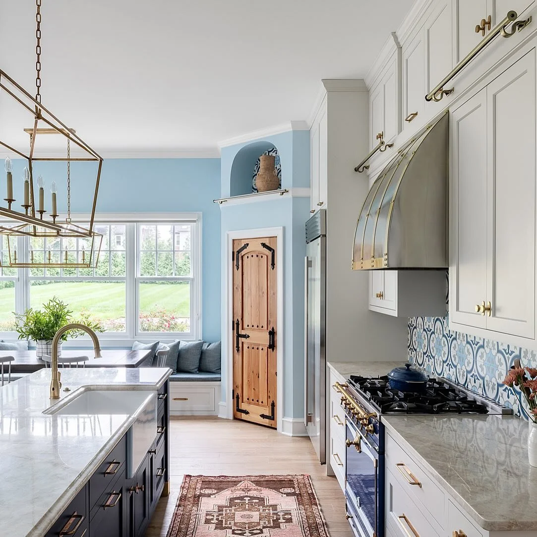 Every kitchen benefits from something old. A little age adds warmth and character to a new build. We found this perfect reclaimed door for the pantry at our #ardmoremediterranean project. The clients were overjoyed!
.
.
📸 @mcbecks_pix 
#mainlineinte
