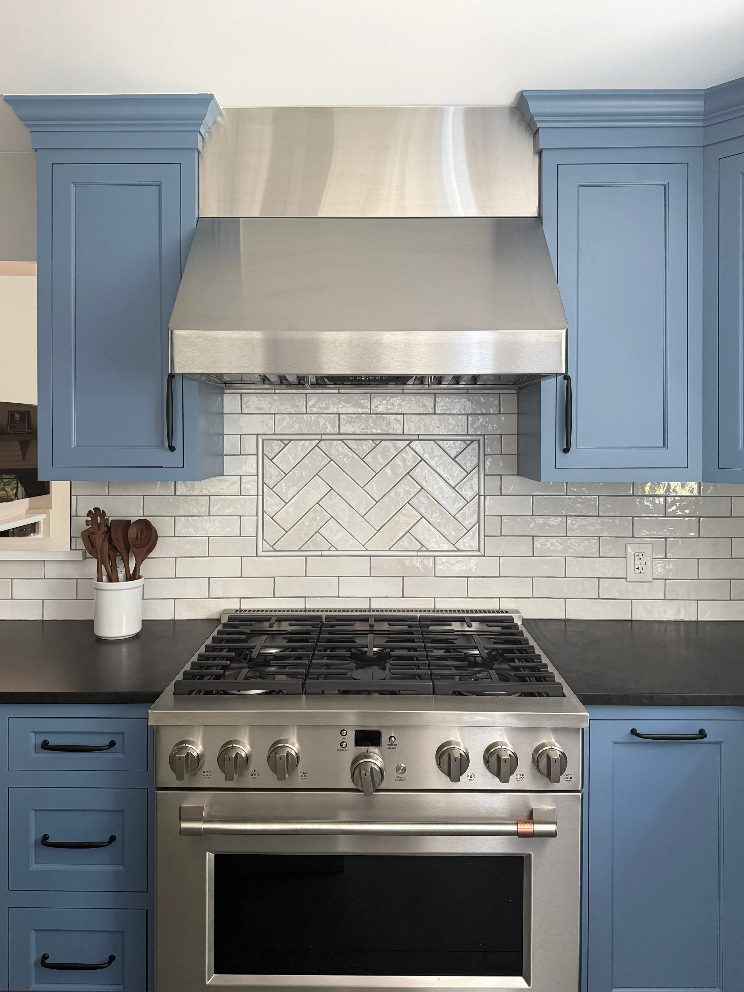 creambacksplash.jpg