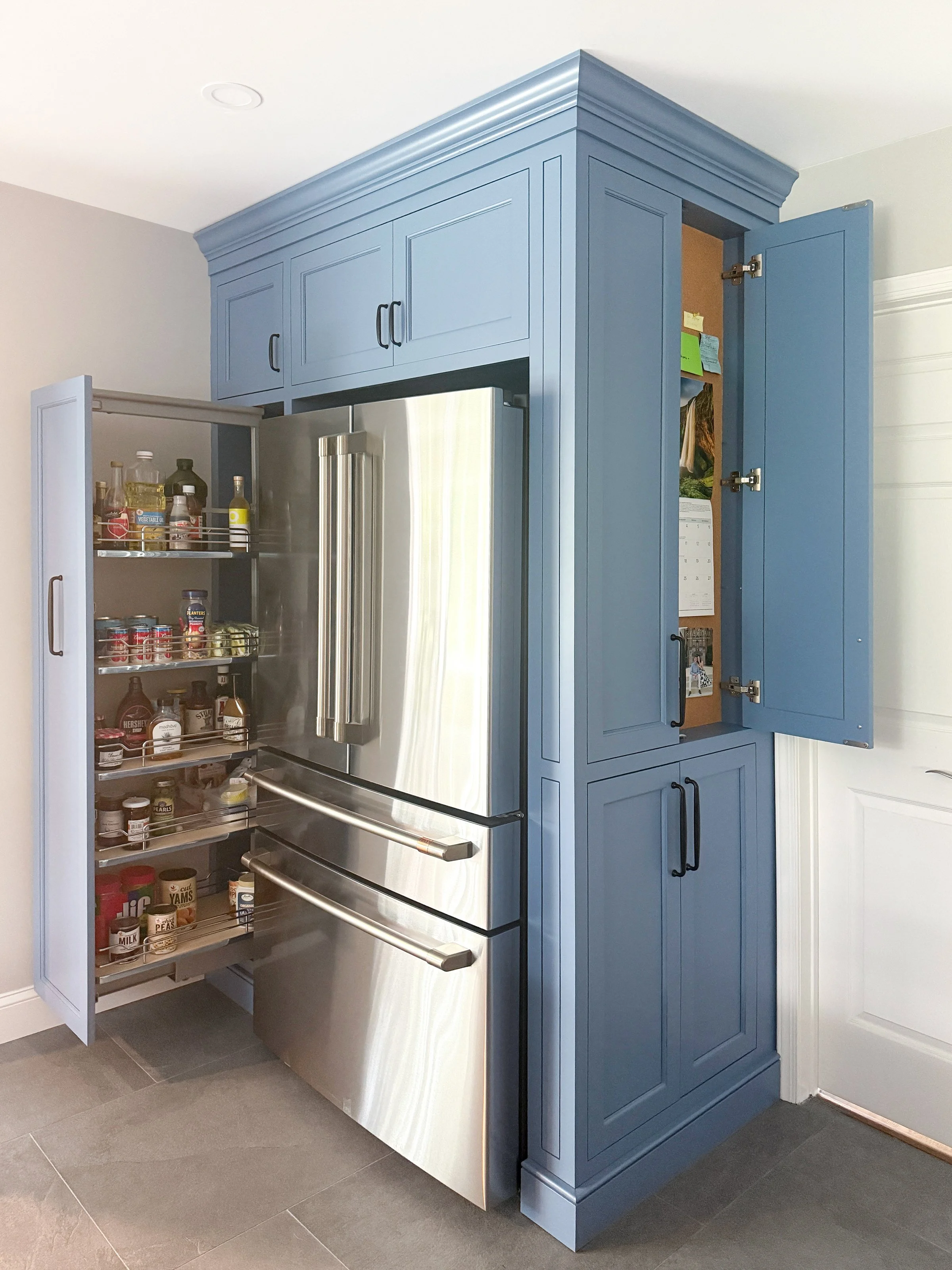 customcabinetry_corkboard.jpg