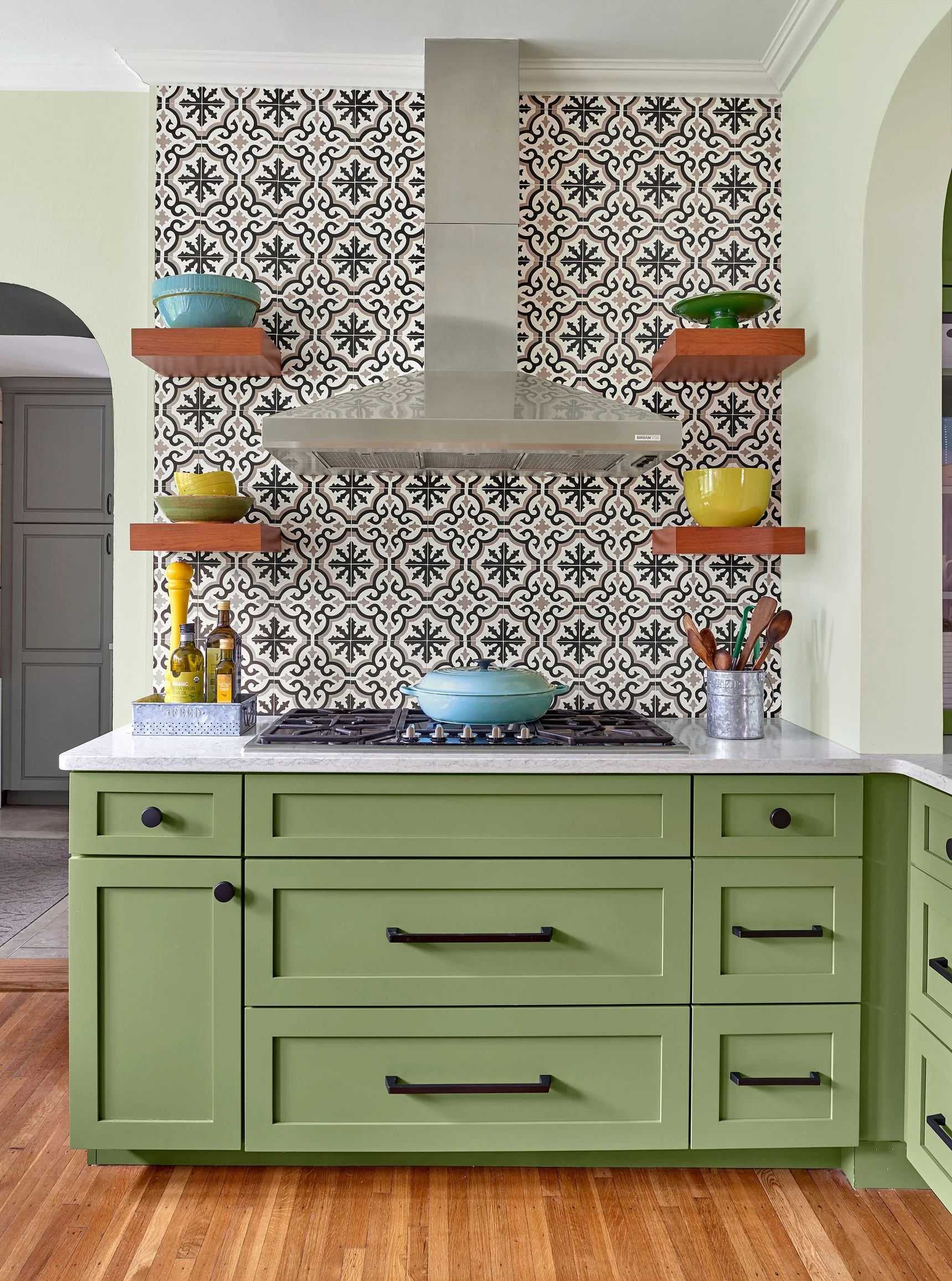 Airy kitchens This Old House Magazine 5.jpg