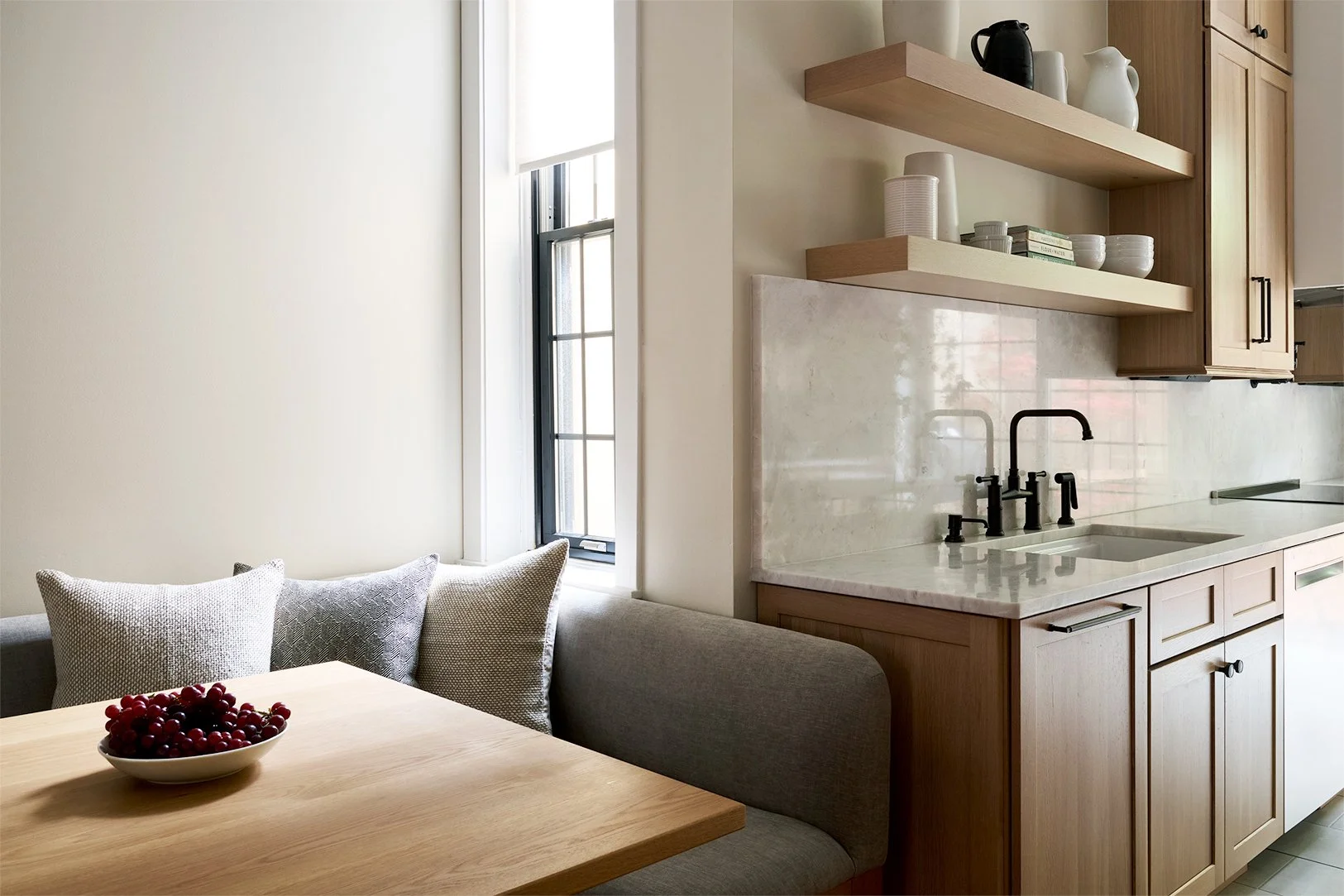 luxury_dining_nook_design.jpg