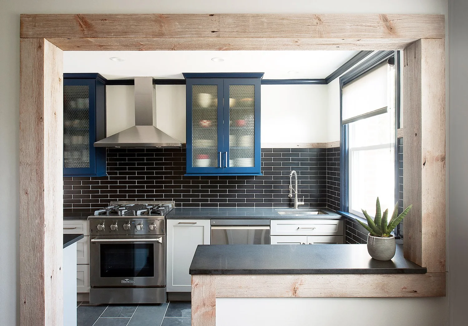 10 Vintage Style Kitchens in Historic Homes | Airy Kitchens