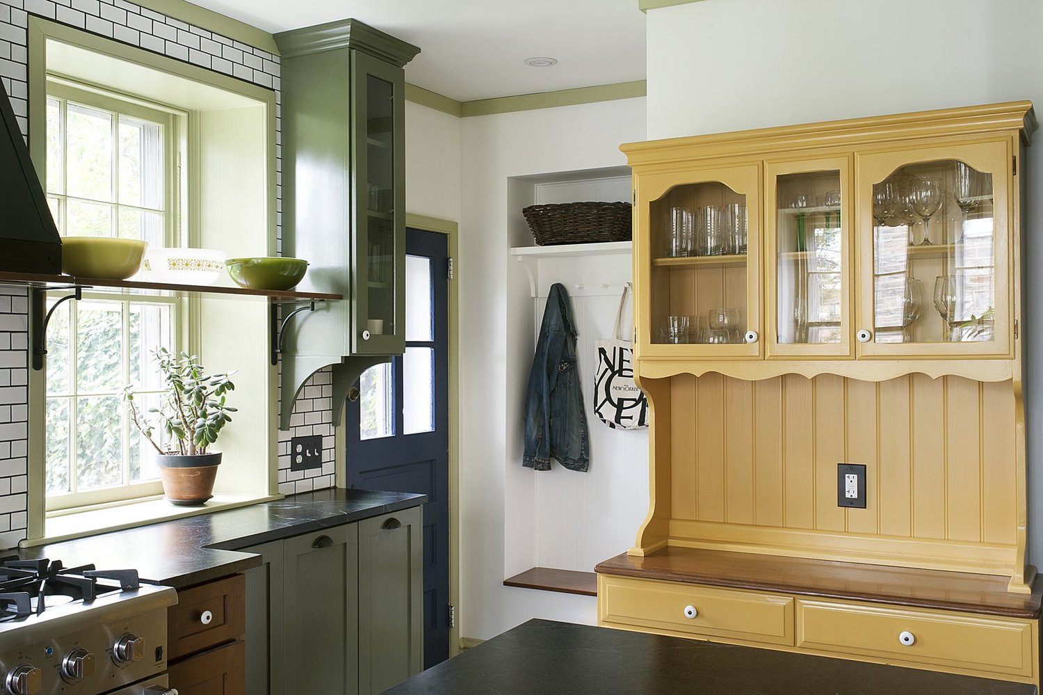 10 Vintage Style Kitchens in Historic Homes | Airy Kitchens