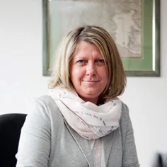 Alexandra Kobarg Vertrieb - Innendienst Tel +49 (0) 45 62 / 22 01-16 kobarg@esling.de