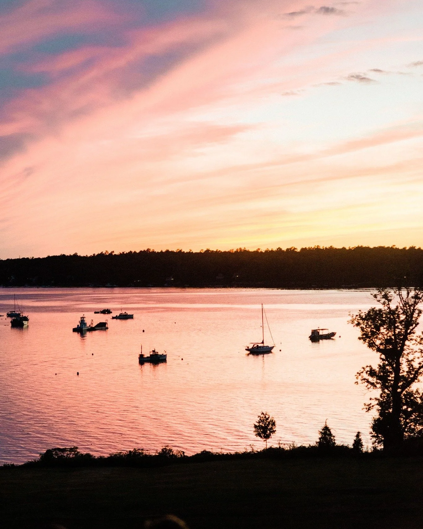 This is your reminder that sunset season is almost here 🌅 We&rsquo;re looking forward to welcoming you back for evenings just like this.