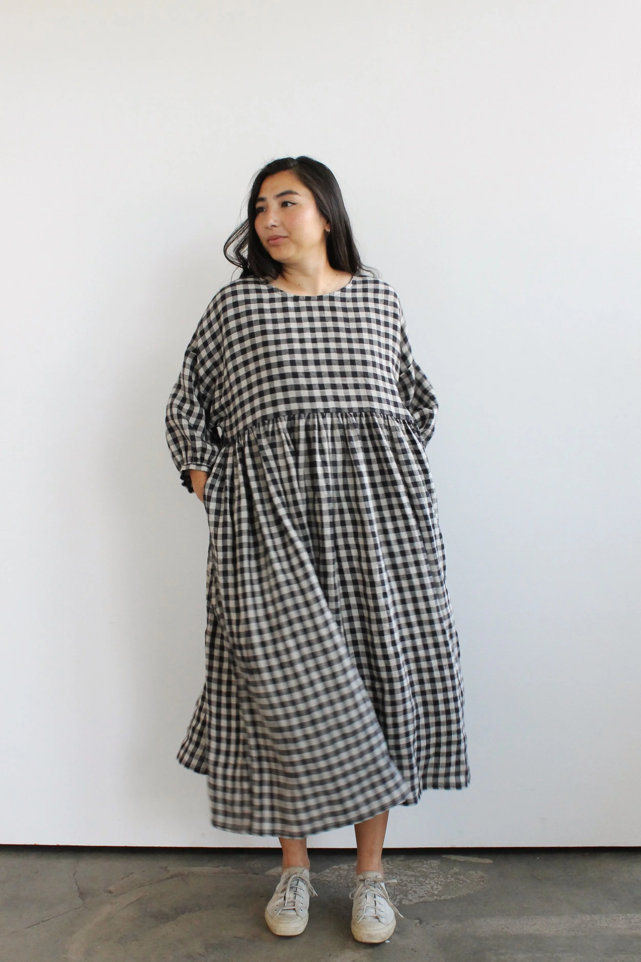 puff dress 1 in cinder gingham (linen)  eli & barry