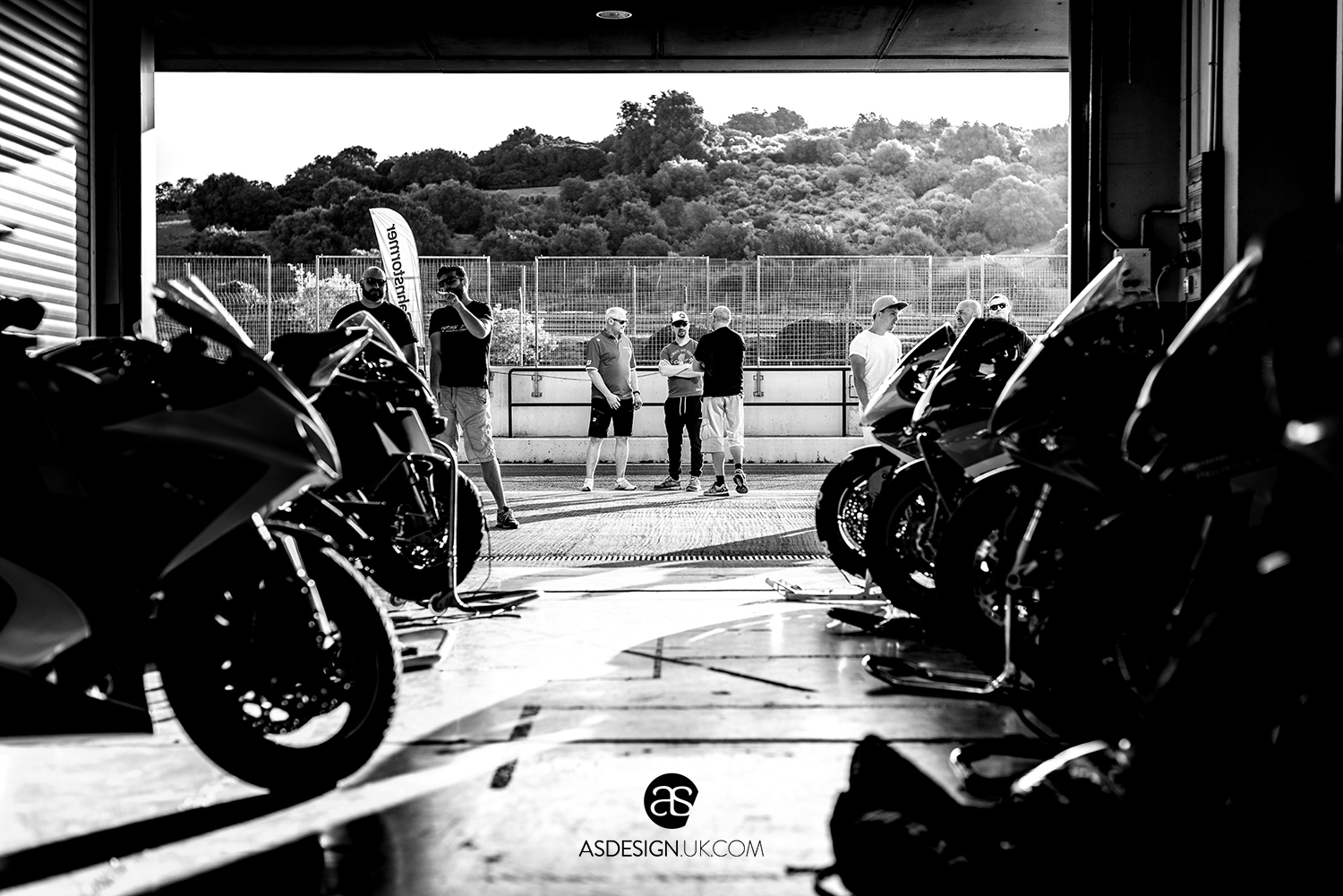 AS_Design.44Teeth.trackday.pitlane.jerez.jpg