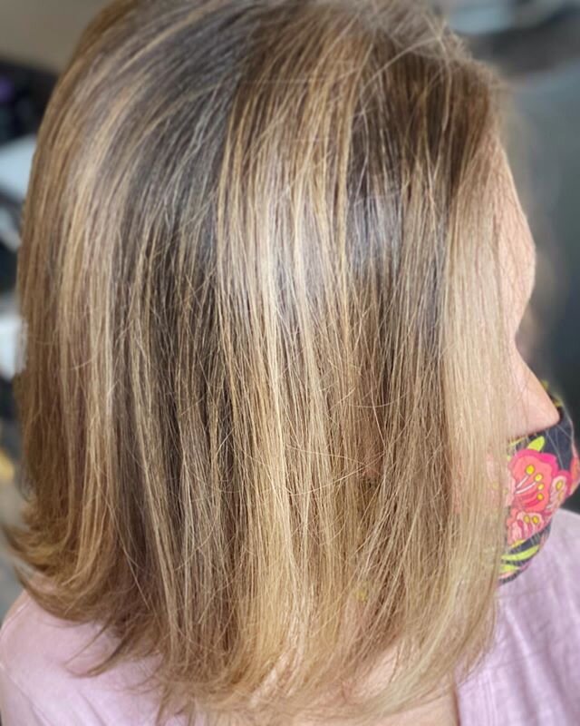 SOFT DIMENSION .
.
.
.
This client likes to keeps it low maintenance. We highlight simply to blend gray. The grow out is easy to maintain because I keep the highlights soft at the root and only a few shades lighter than her natural throughout.  This 