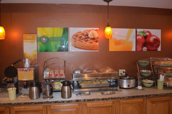 Quality Inn breakfast-buffet.jpg