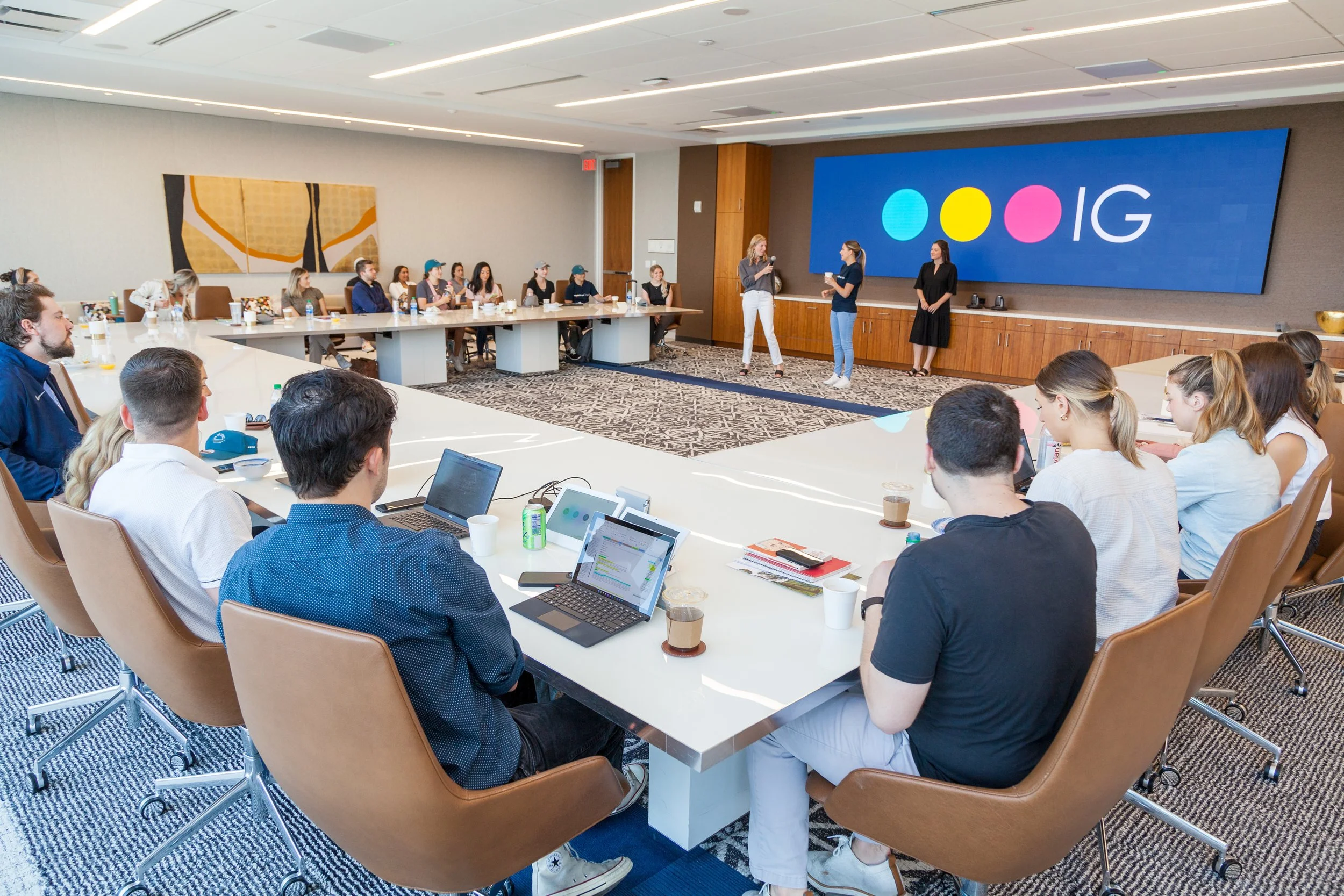  OneWorld Health service project with Philanthropy Ambassadors and Insight Global Headquarters team assemble Thank You kit for nurses at Children's HealthCare of Atlanta as part of Nurse's Appreciation Week. 