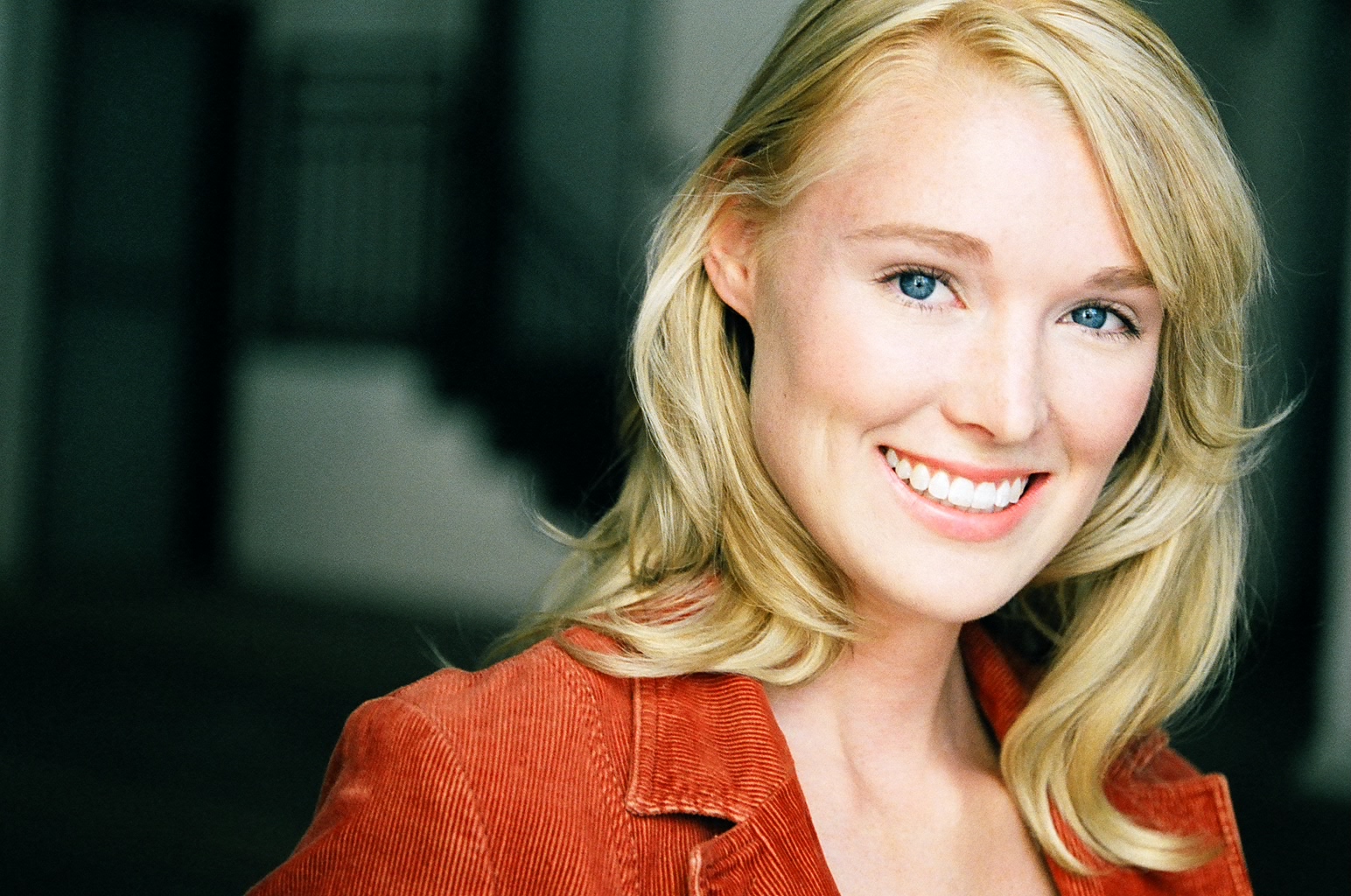 Chloe Lenihan headshot 3.jpg