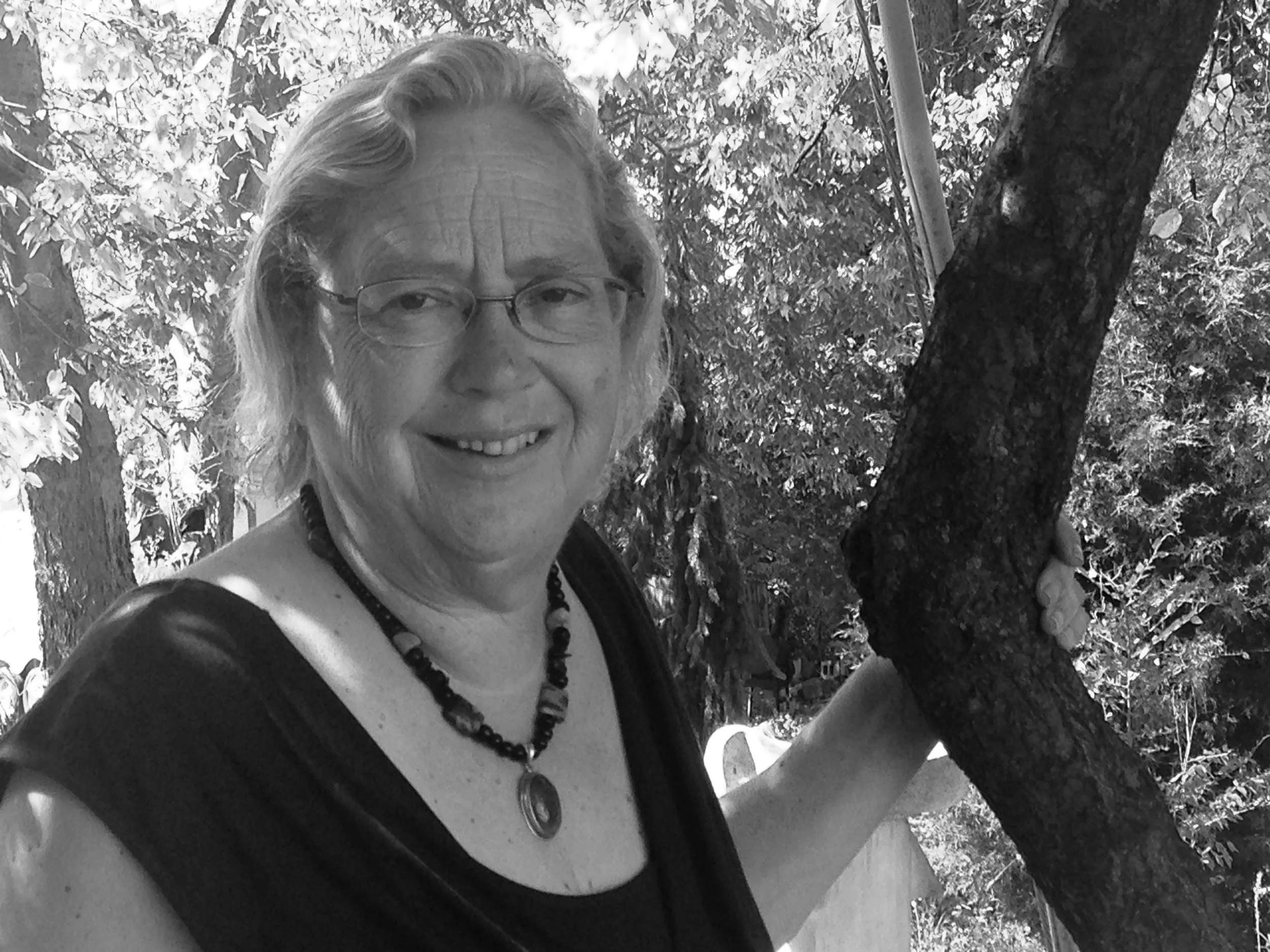 Diane Cruze_Photo.jpg
