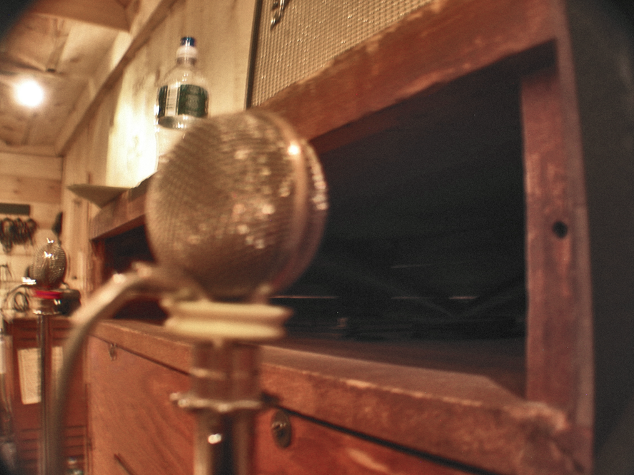 09_grundig-and-leslie-1A.png