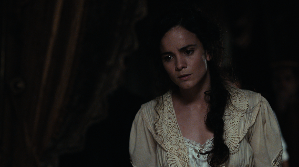 Alice Braga | Muitos homens num só