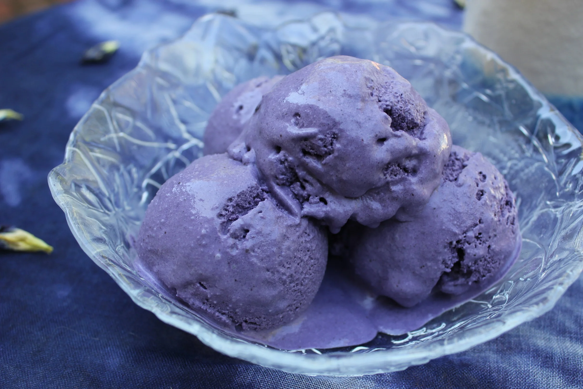 butterfly pea flower teainfused blueberry ice cream — VLGL