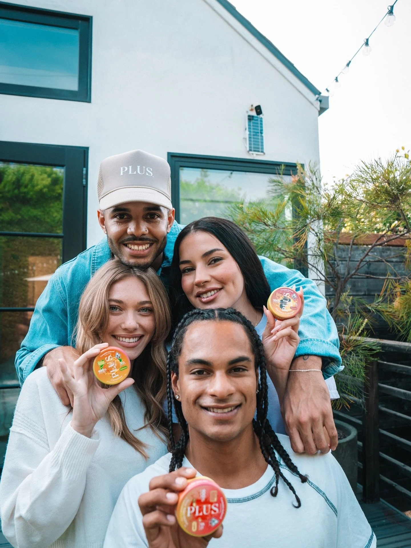 When the gummies have you feeling like this. Midweek hangs just got better. 🤝

#Findyourjustright