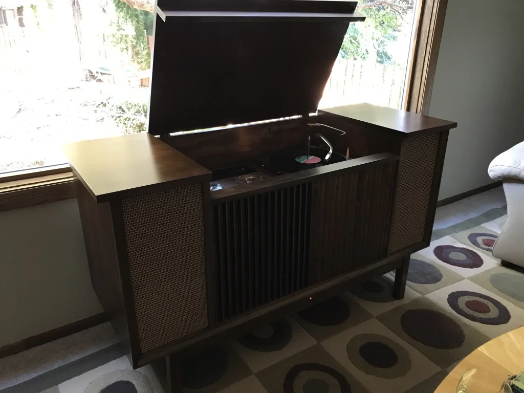 The hifi's permanent home. 
