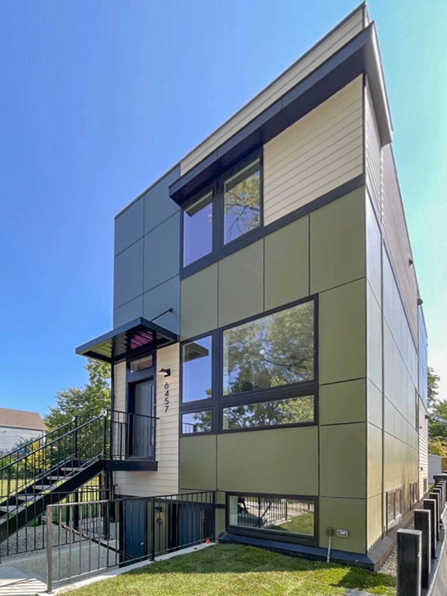 Sold: Southwest Woodlawn: Rhodes two flat