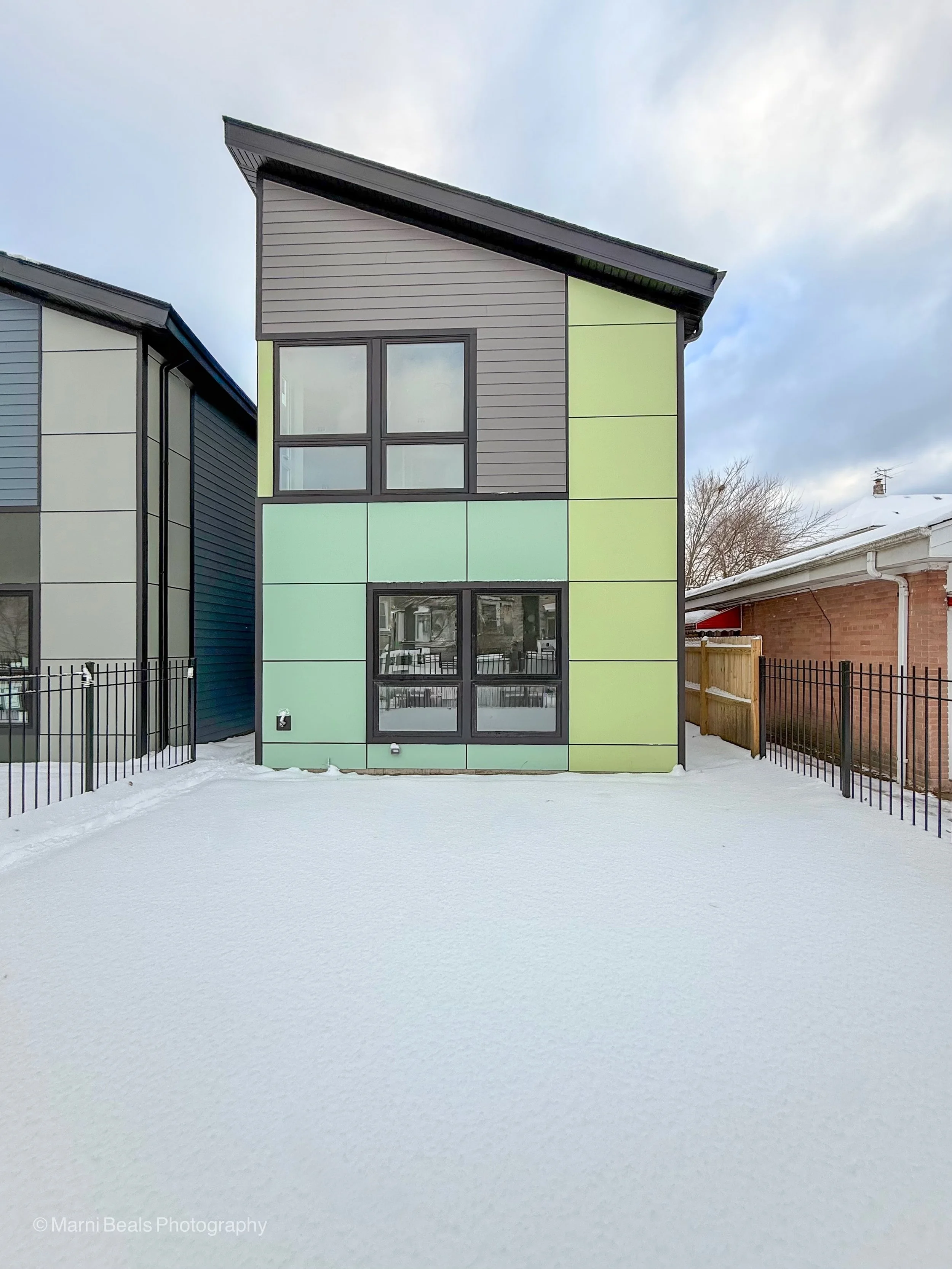 AVAILABLE: Southwest Woodlawn 2 flat: 6747 S. Langley
