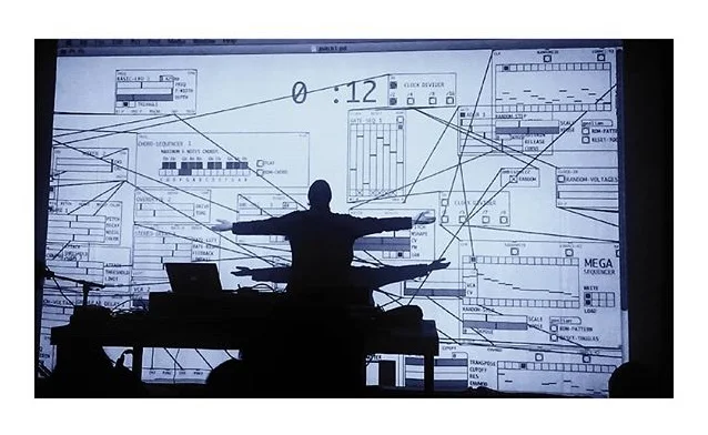 Performing live-patching at the POLARE/6 festival in Toulouse. 