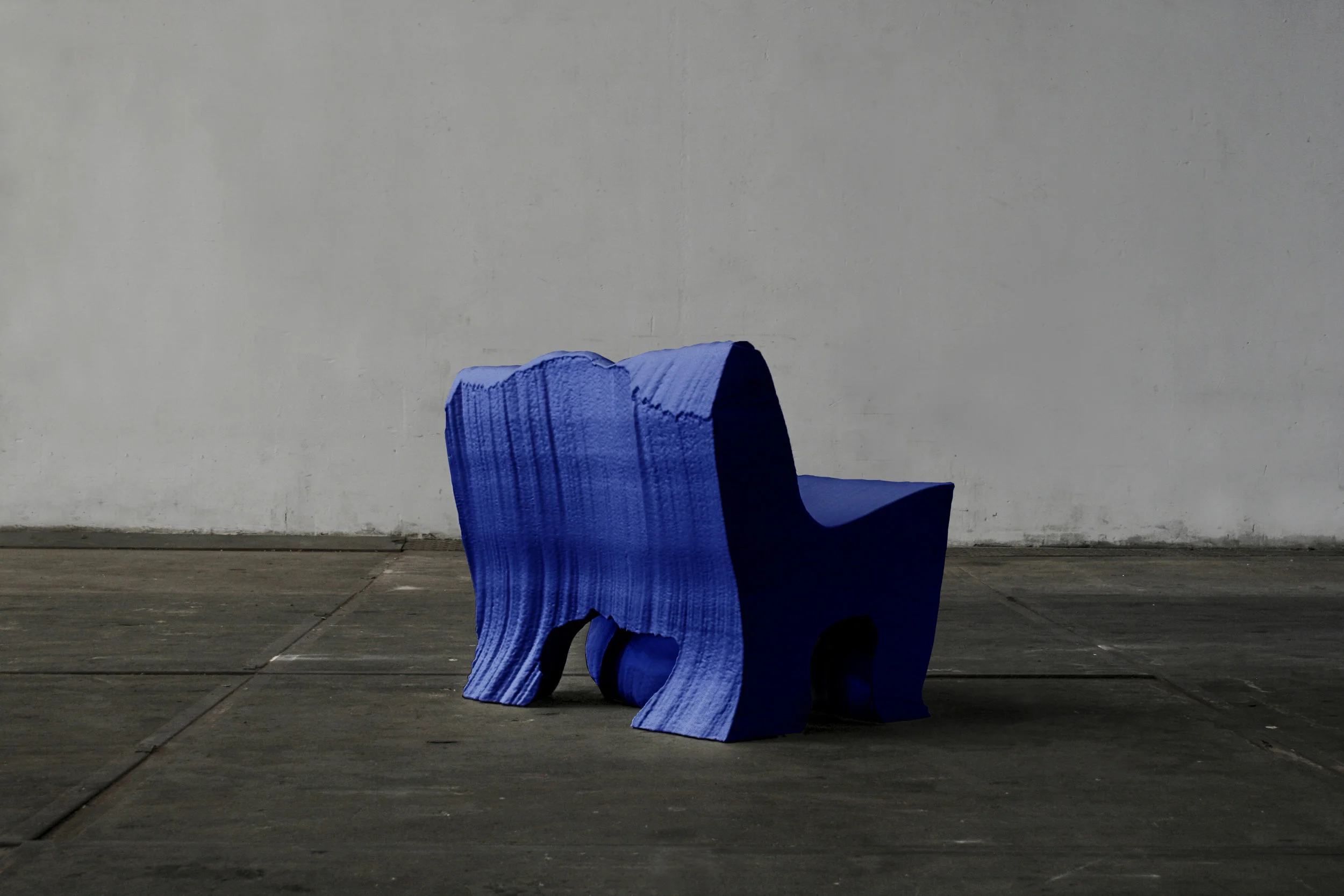 Cutting_Edge_blue_01.jpg