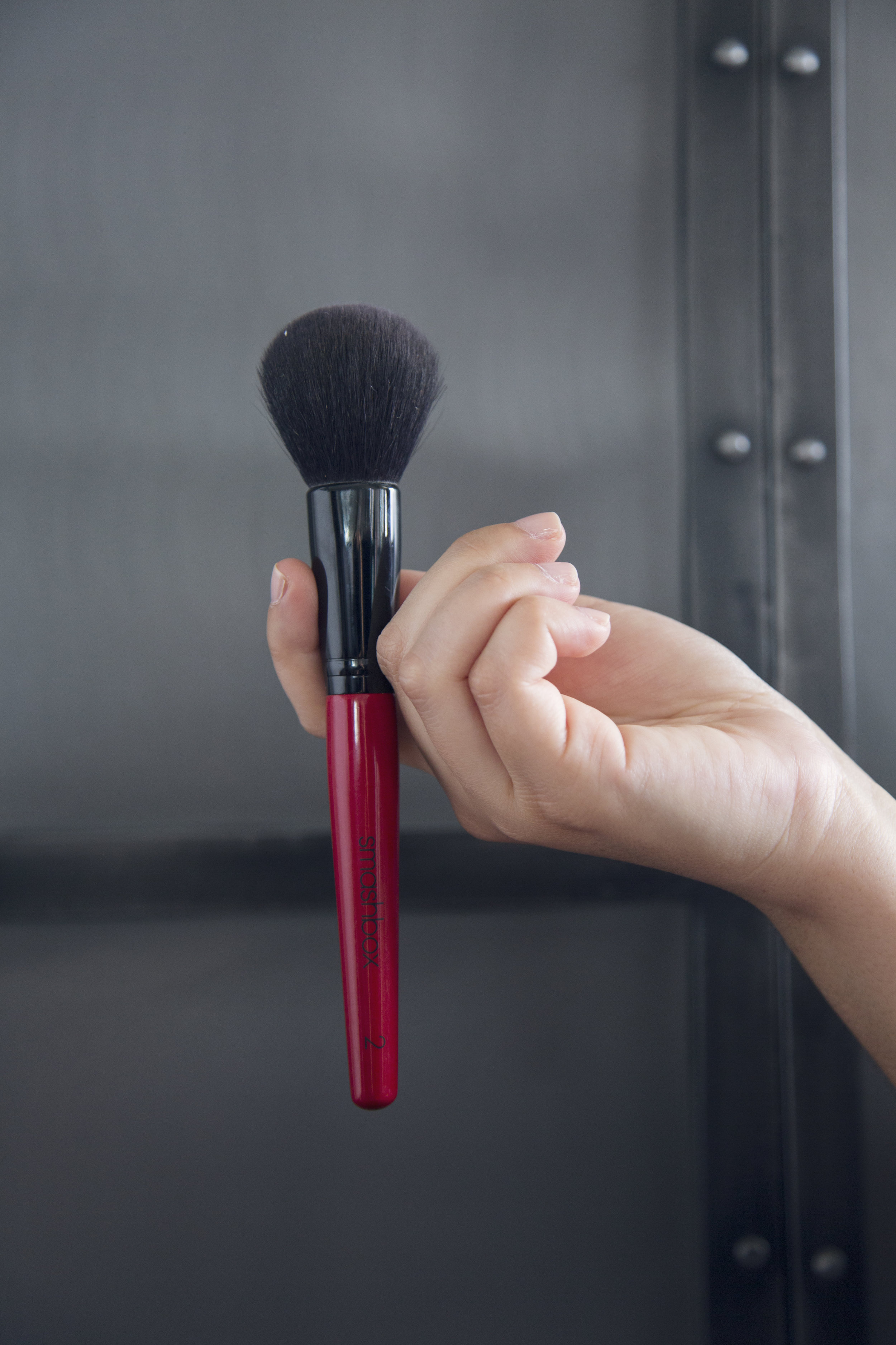 SMASHBOX favorite powder brush to set your makeup