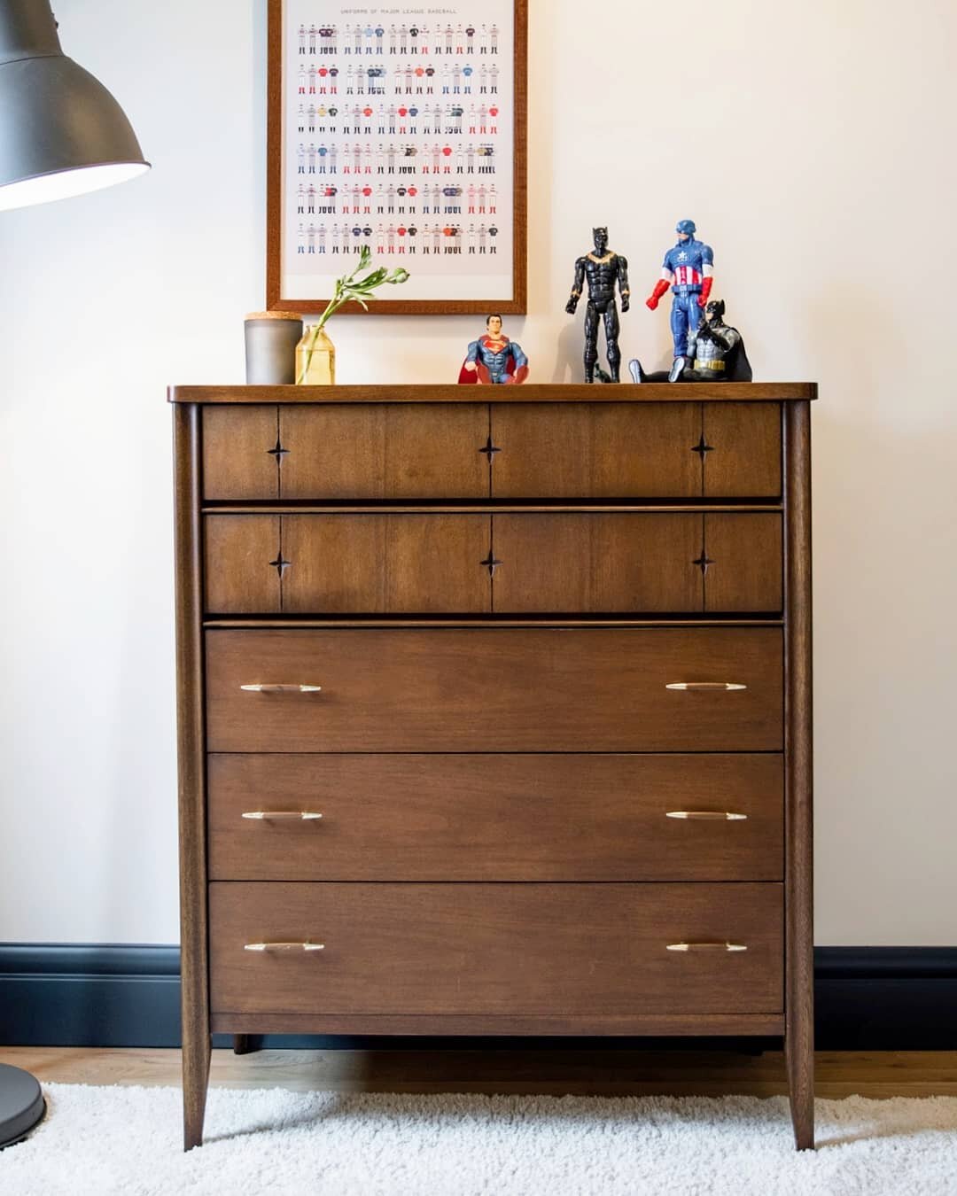 SOLD

Broyhill Saga mid-century 5 drawer tallboy. Walnut make, newly refinished top and original pulls. Like new condition!

DM if interested.

Seen staged here in a @forgeandbow home.