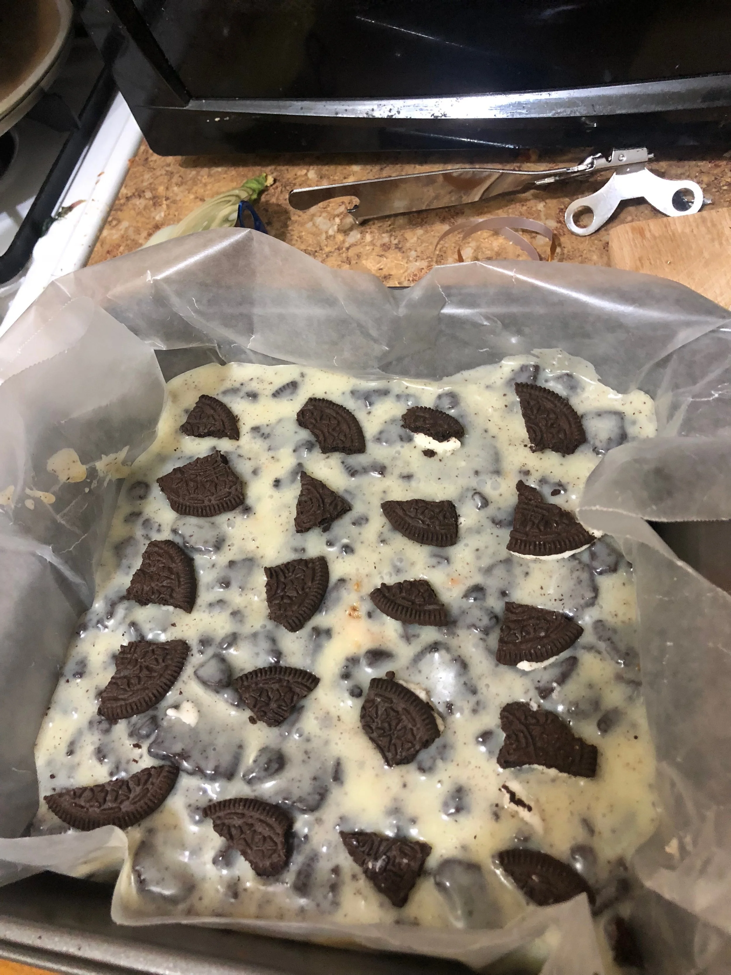 IngredientsOreo cookieswhite chocolate chipscan of condensed and sweetened milk2- tbls of buttertsp of ground sea saltvanilla (tsp)&nbsp; &nbsp; &nbsp; &nbsp; &nbsp; &nbsp; &nbsp; &nbsp; &nbsp; &nbsp; &nbsp; &nbsp; &nbsp; &nbsp; &nbsp; &nbsp; &nbsp;…