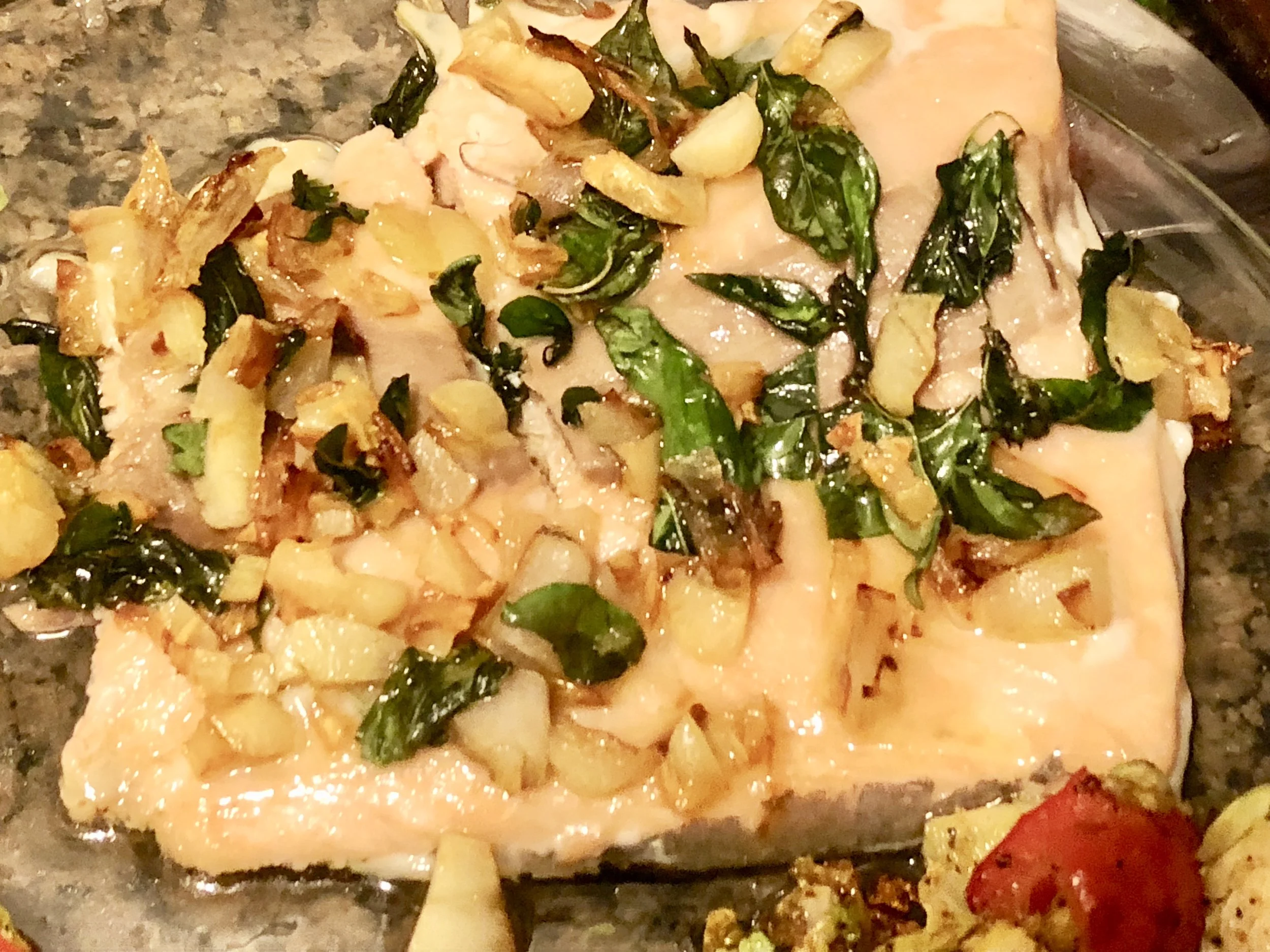 Ingredients&nbsp;Medium salmon steakThai basil (0.3 cup)medium shallot2-3 massive cloves of garlic (5-6 sm cloves)olive oiltbs of real honeysalt and pepper&nbsp;&nbsp; &nbsp; &nbsp; &nbsp; &nbsp; &nbsp; &nbsp; &nbsp; &nbsp; &nbsp; &nbsp; &nbsp; &nbs…