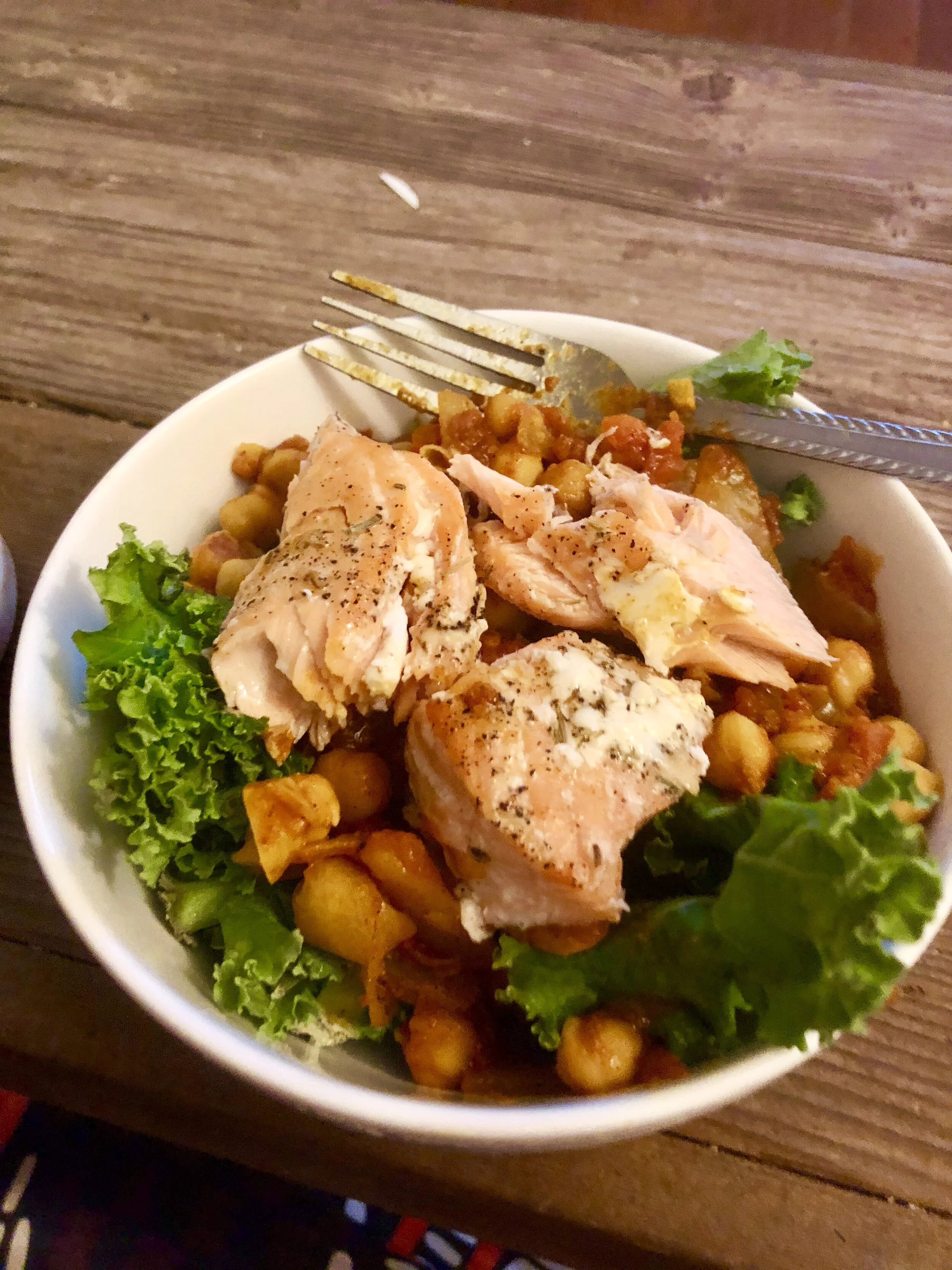 Serving suggestion: Over raw Kale with cucumbers (or quick Asian pickles) and spiced Moroccan chickpeas (recipe in earlier post “Moroccan Glow Bowl* - Use the search box to find it)