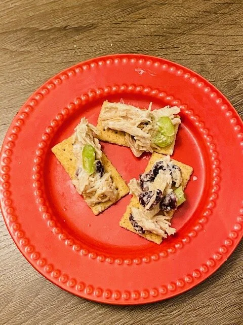 Serving suggestion: As quick chicken salad on crackers