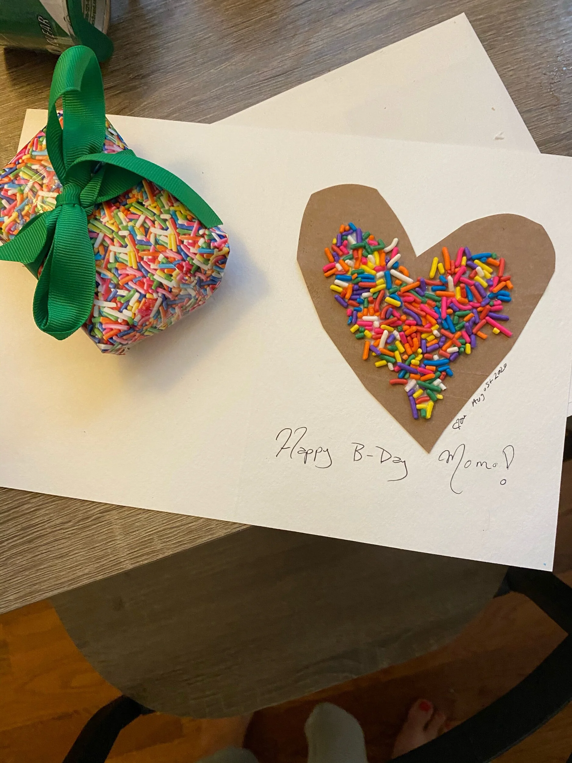 If you’re feeling especially crafty, you can even make a sprinkle -tastic card, using Glue and real sprinkles…