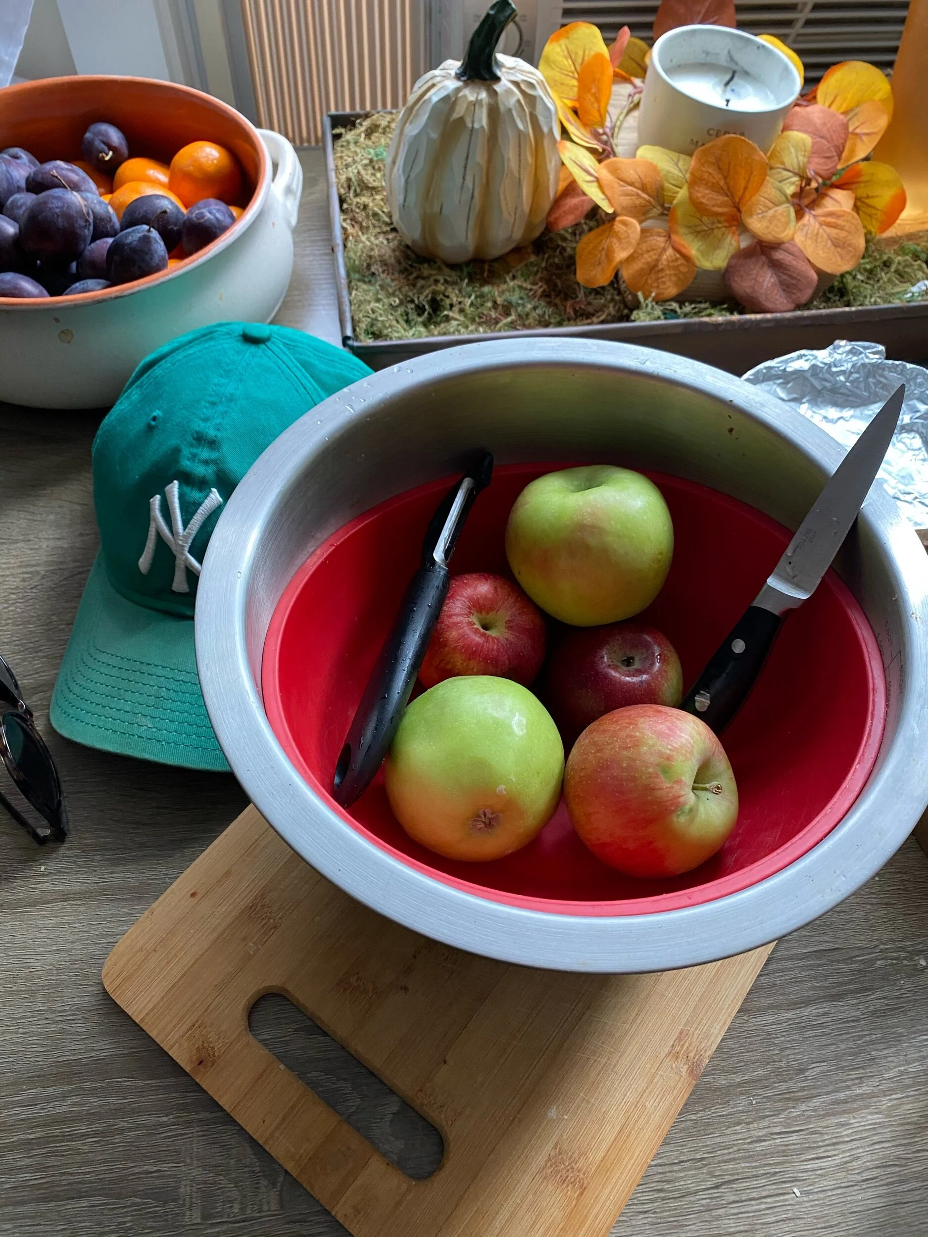 Preheat your oven to 350 DEgreesPeEl your apples, core and remove seeds and Stems. Rough dice them into The same size cubes and toss with sugar, cinNamon, lemon juice, and corn starch. Put in your medium saucepan and cook thoroughly, STIRRING consta…