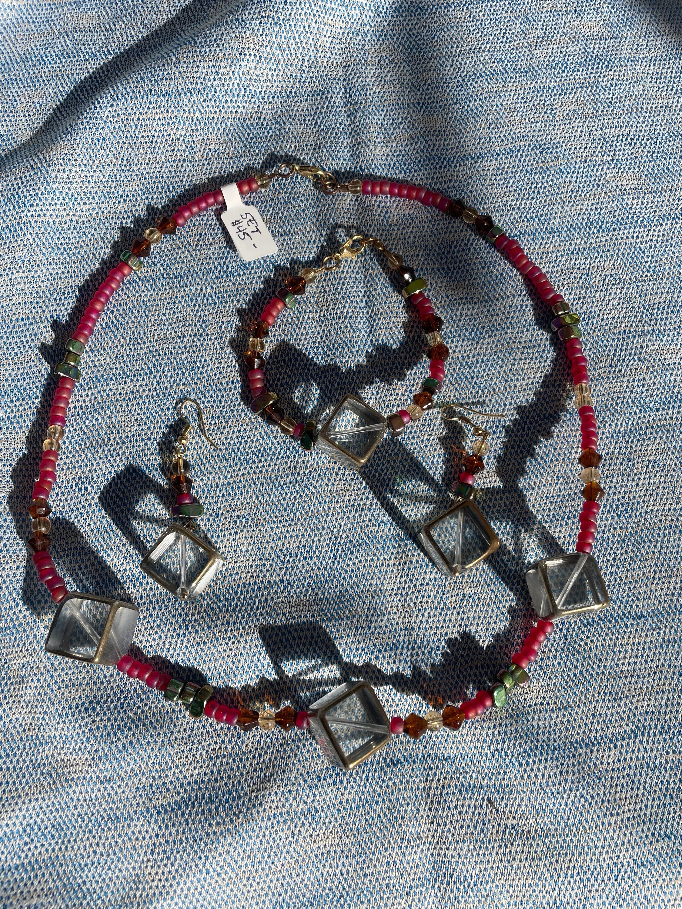 neckla1.jpg