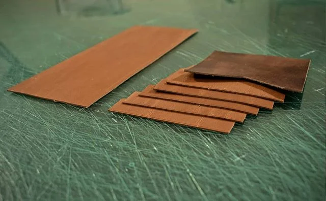 The start of the most complex wallet I've ever made. As always each card slot is skived by hand to reduce bulk.
Follow along to watch it come together.
#longwallet #clutch #womenswallet #handbag #handmade #custom #design #detail #gift #giving
