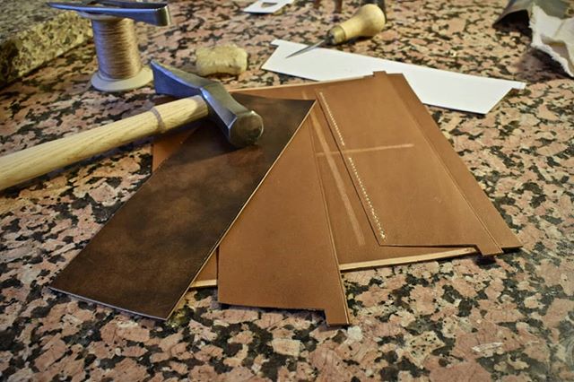 Construction of the second card section, which also forms part of the interior zipper pocket.
#clutchwallet #clutch #womenswallet #design #create #custommade #custom #wallet #handmade #handsewn #saddlestitch #barenia #calfskin
