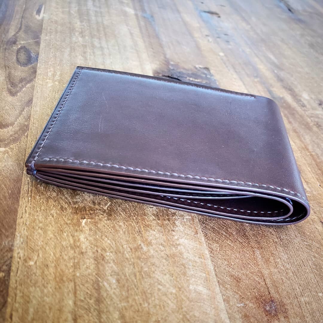 Mmmm, chocolate you can carry around that will never melt.  Don't eat it though. 

#chocolate #calfskin #French #leather #wallet #billfold #handmade #timeless #classic #style #menswear #madetolast #smallbusiness