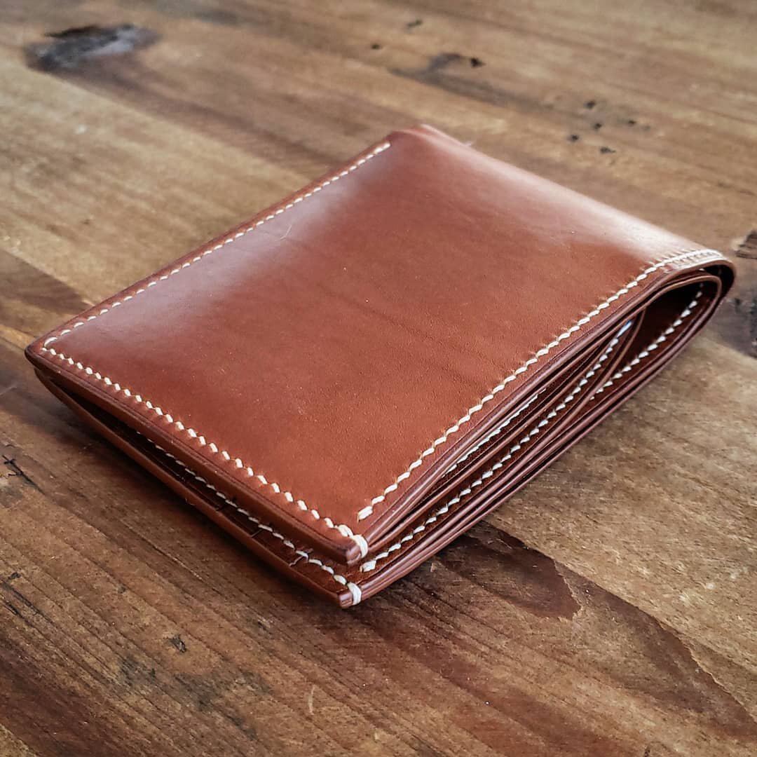 My personal billfold after a couple months of use. This French calf is so buttery smooth and it's already building a nice patina. 

#patina #aginggracefully #smooth #grain #natural #leather  #French #calf #wallet #cardwallet #bifold #billfold #handma