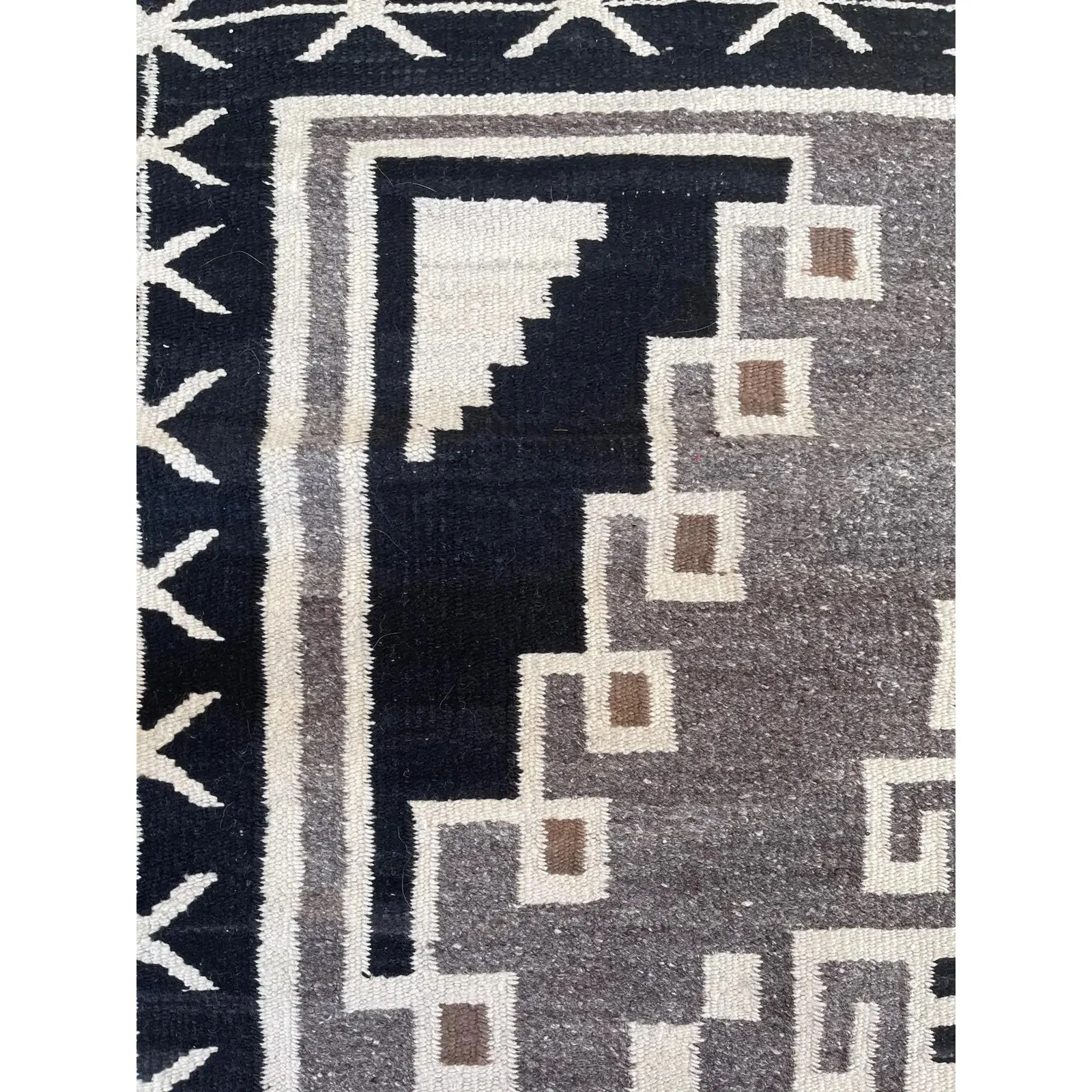 vintage-two-grey-hills-rug-9732.jpeg
