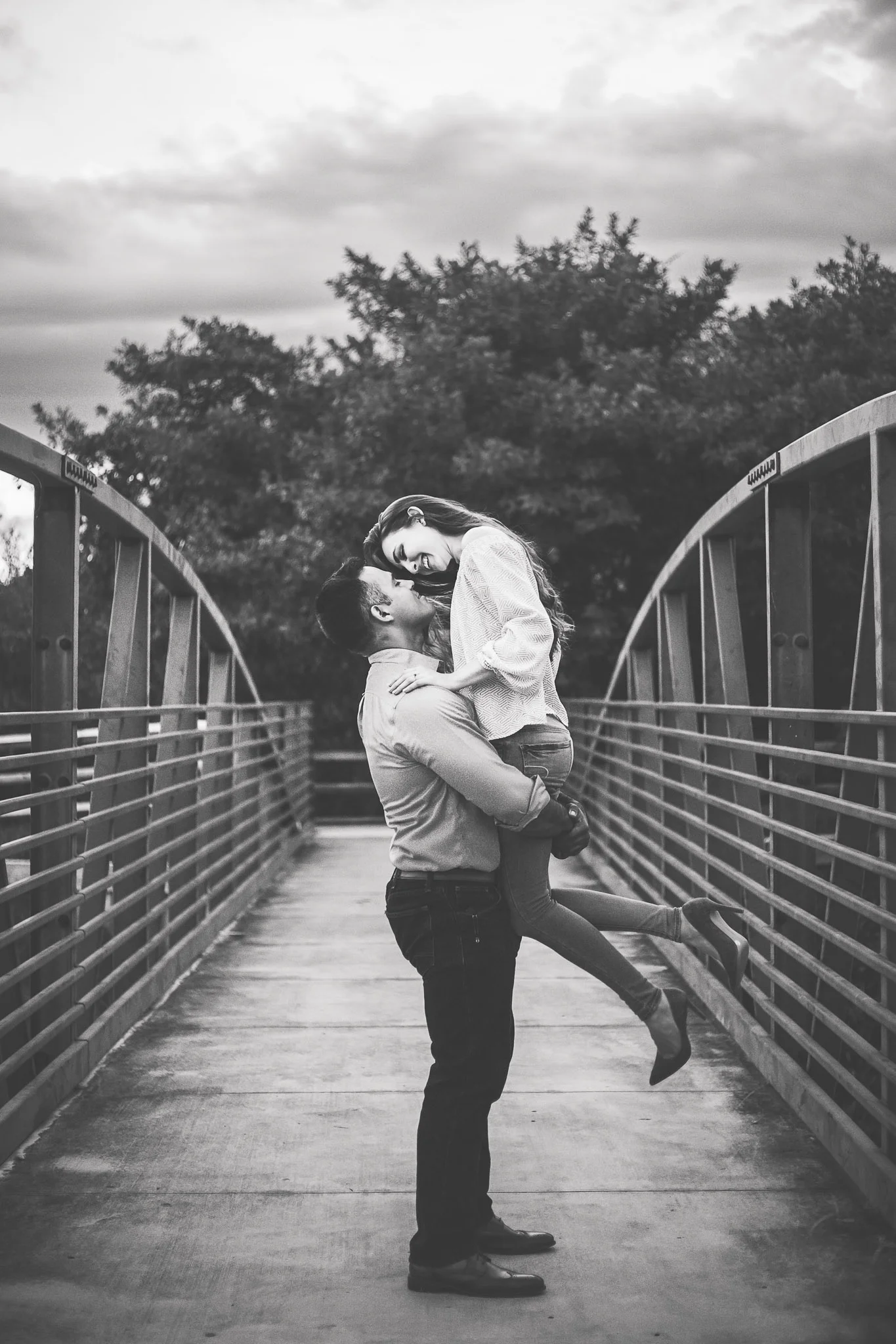 engagement-photo-couple-bridge.jpg
